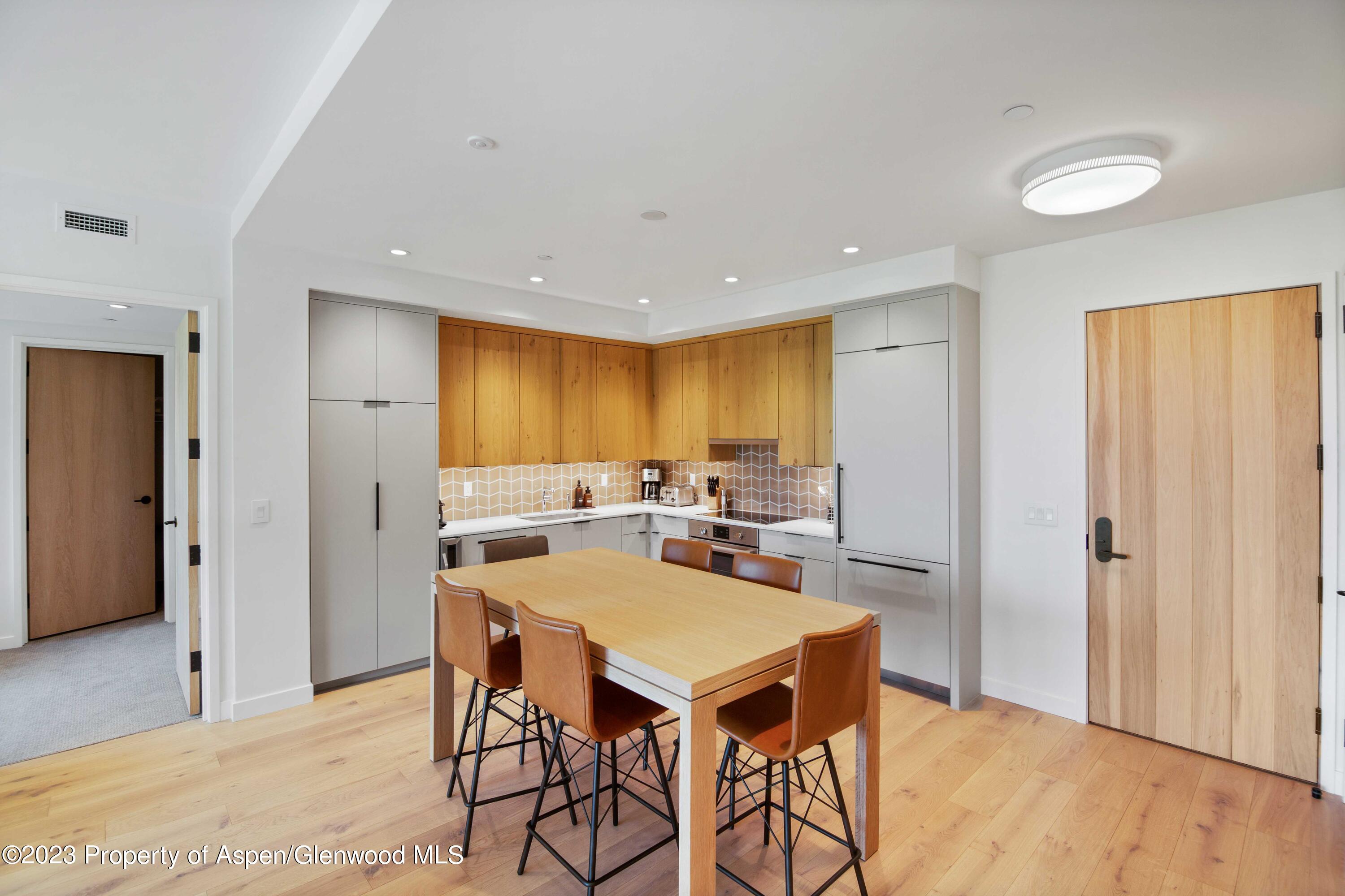 119 WOOD Road, 204