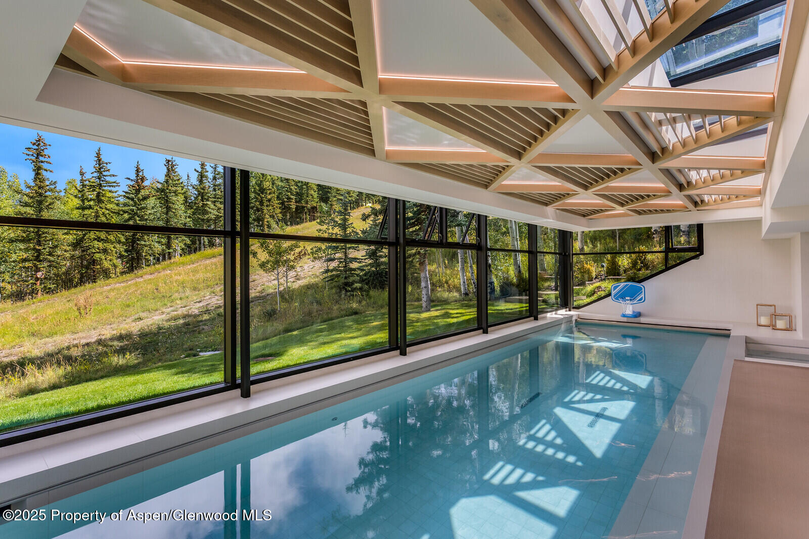 511+563 EDGEWOOD Lane