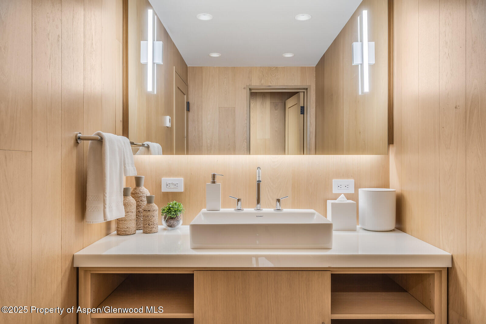 511+563 EDGEWOOD Lane