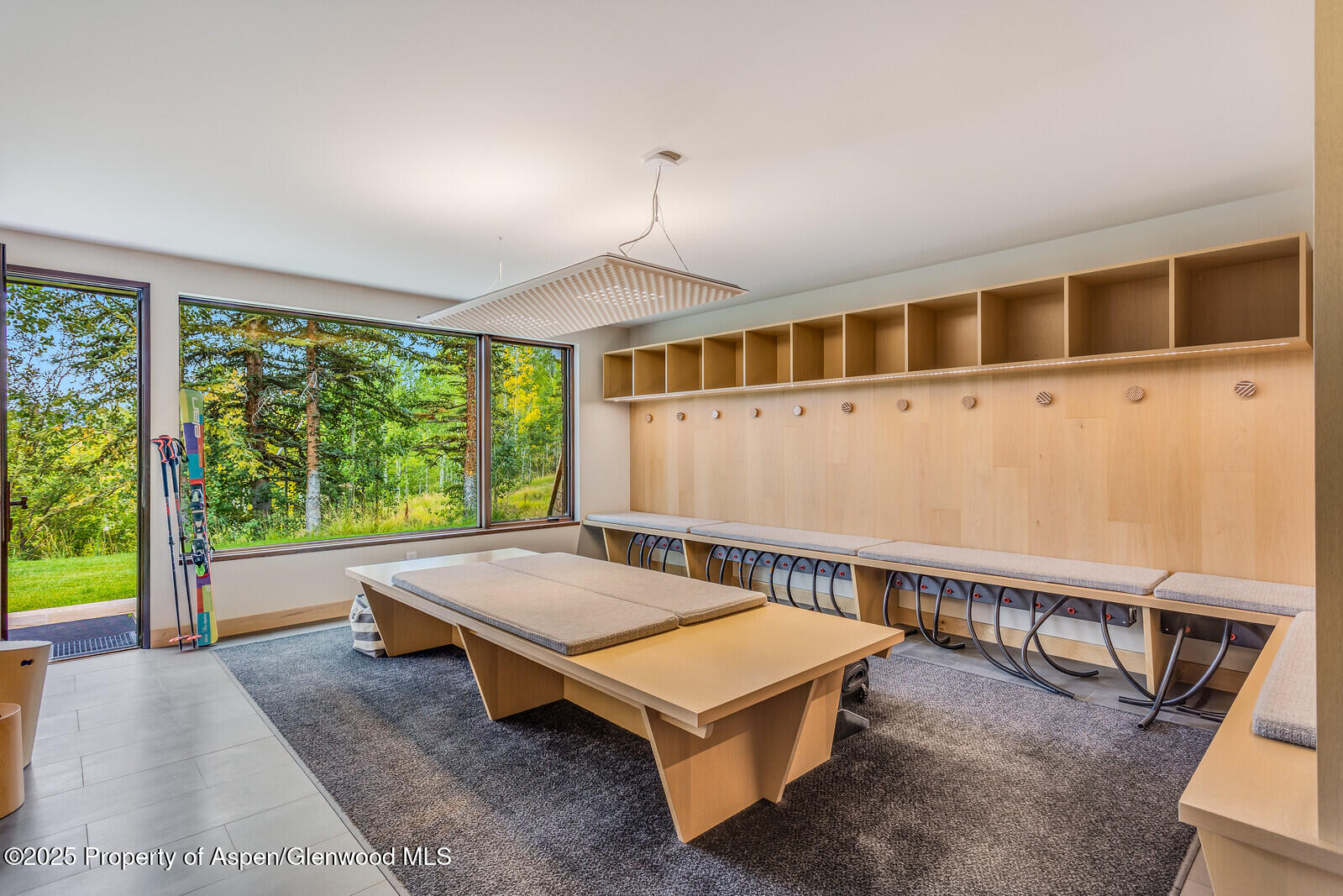 511+563 EDGEWOOD Lane