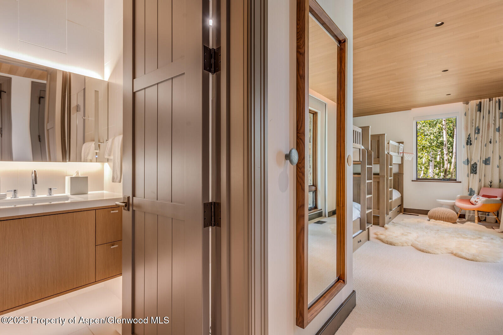 511+563 EDGEWOOD Lane