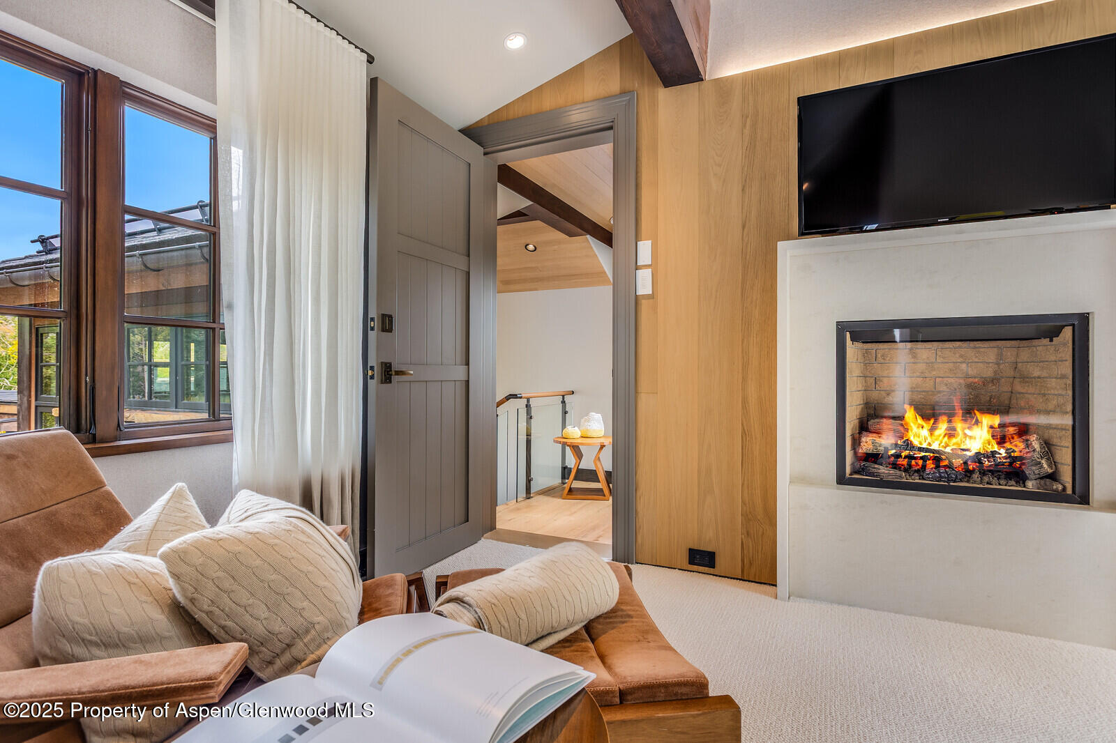 511+563 EDGEWOOD Lane