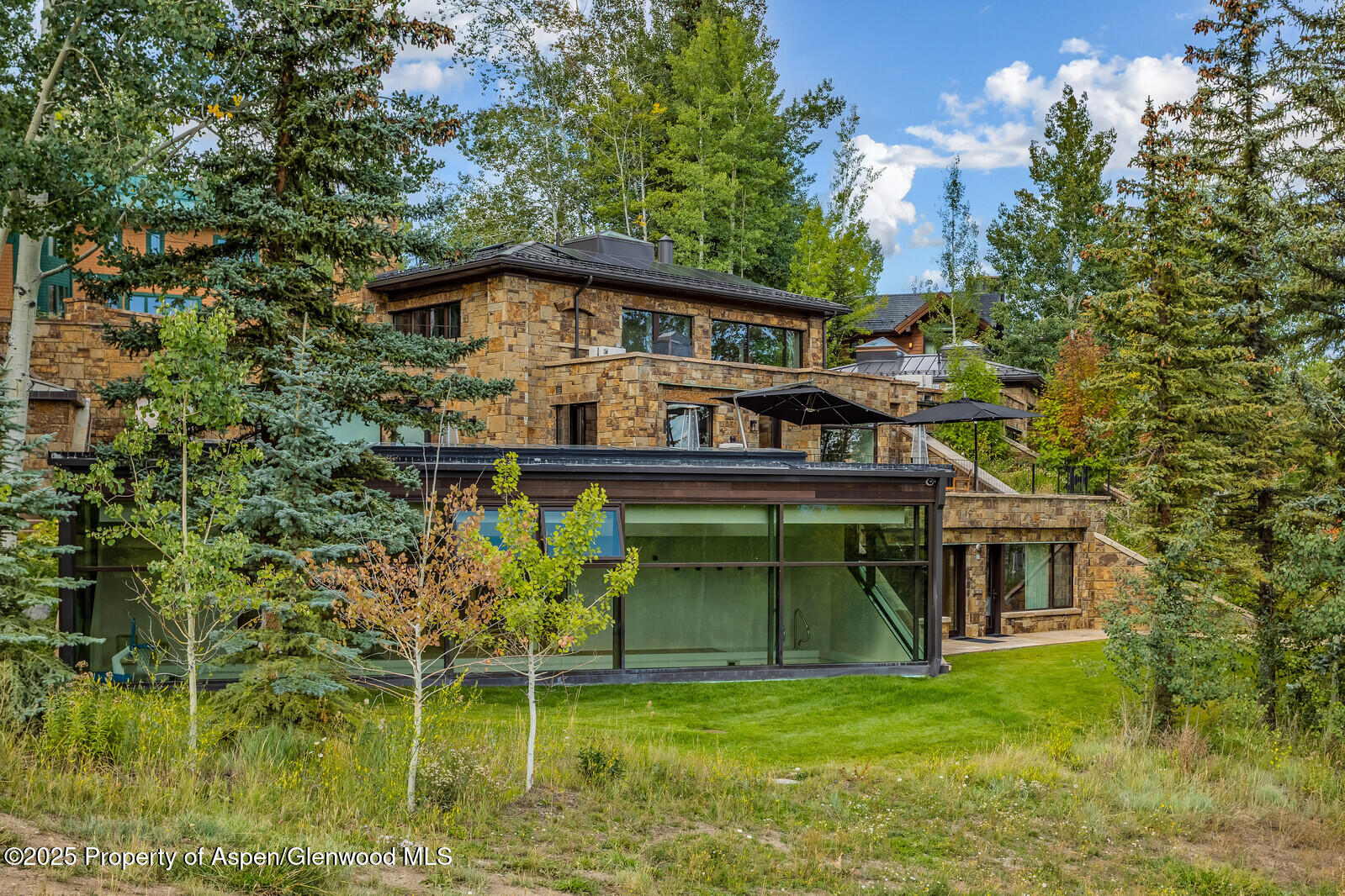 511+563 EDGEWOOD Lane