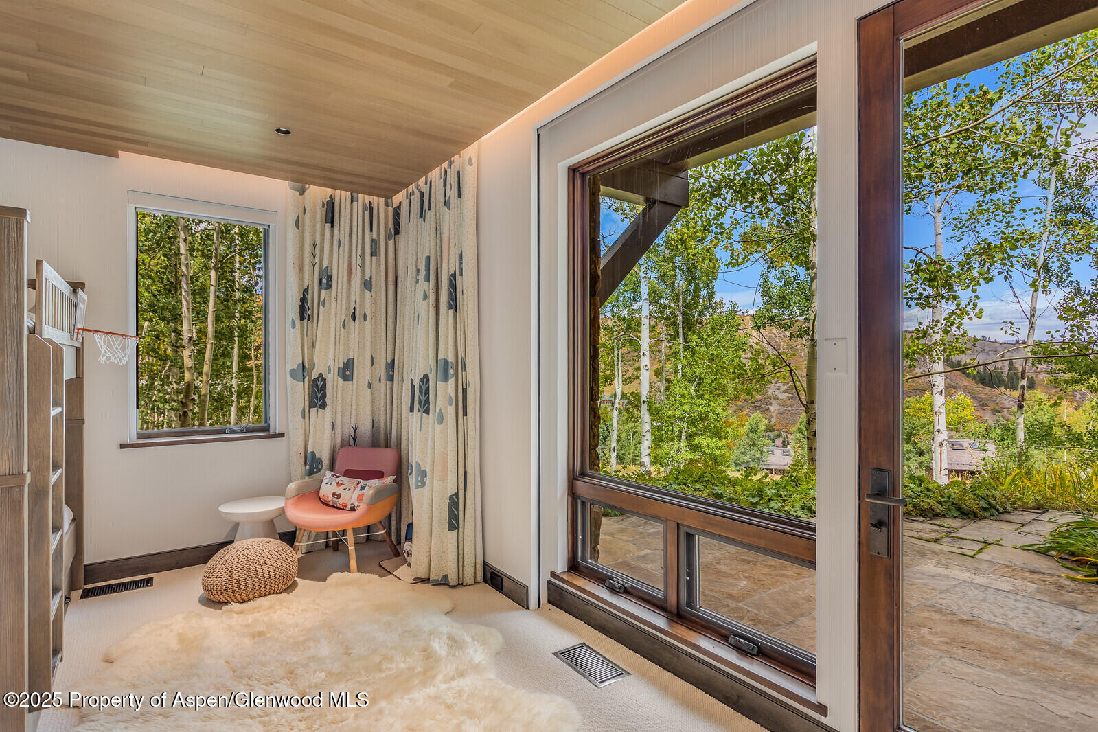 511+563 EDGEWOOD Lane