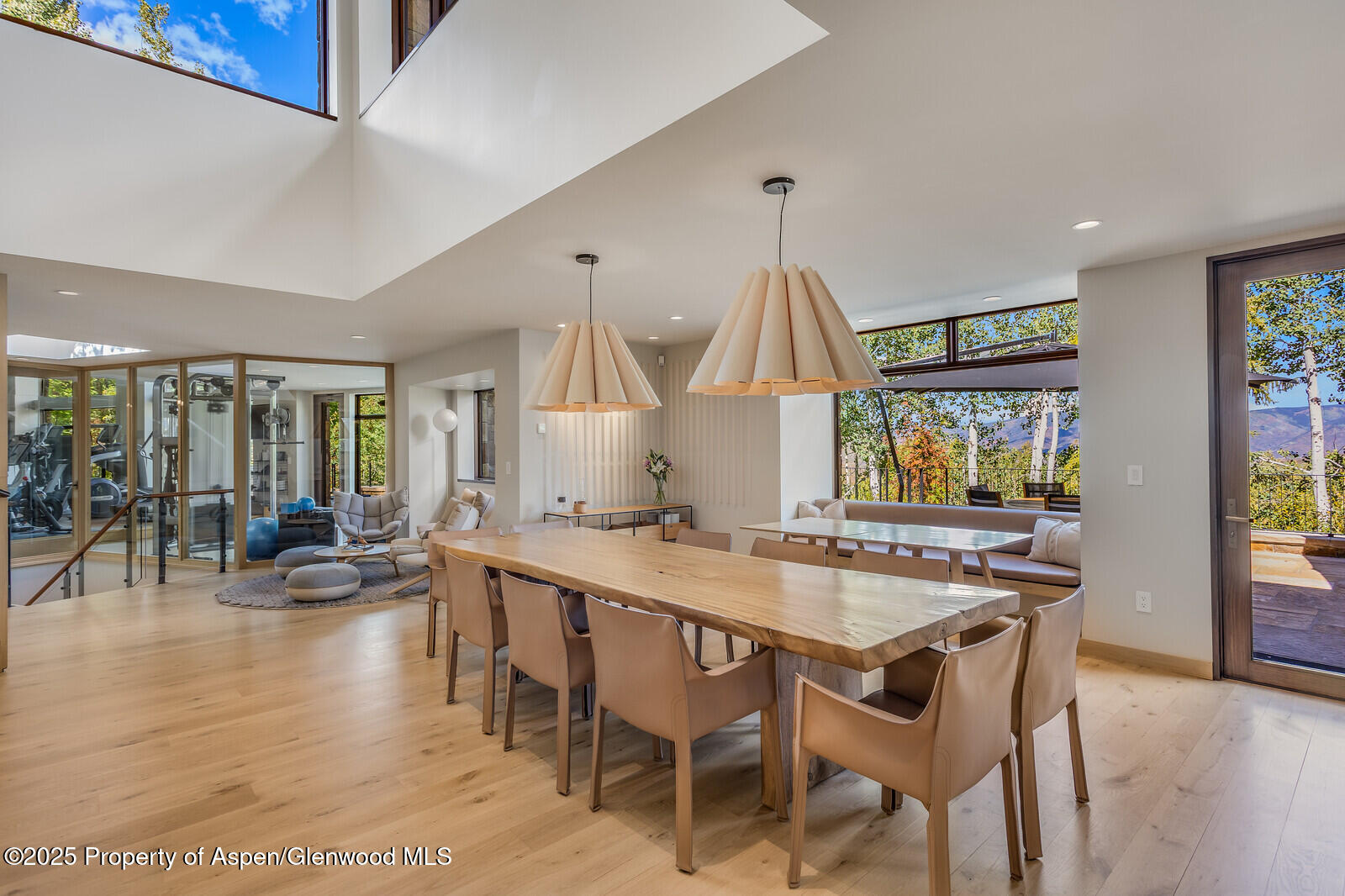 511+563 EDGEWOOD Lane