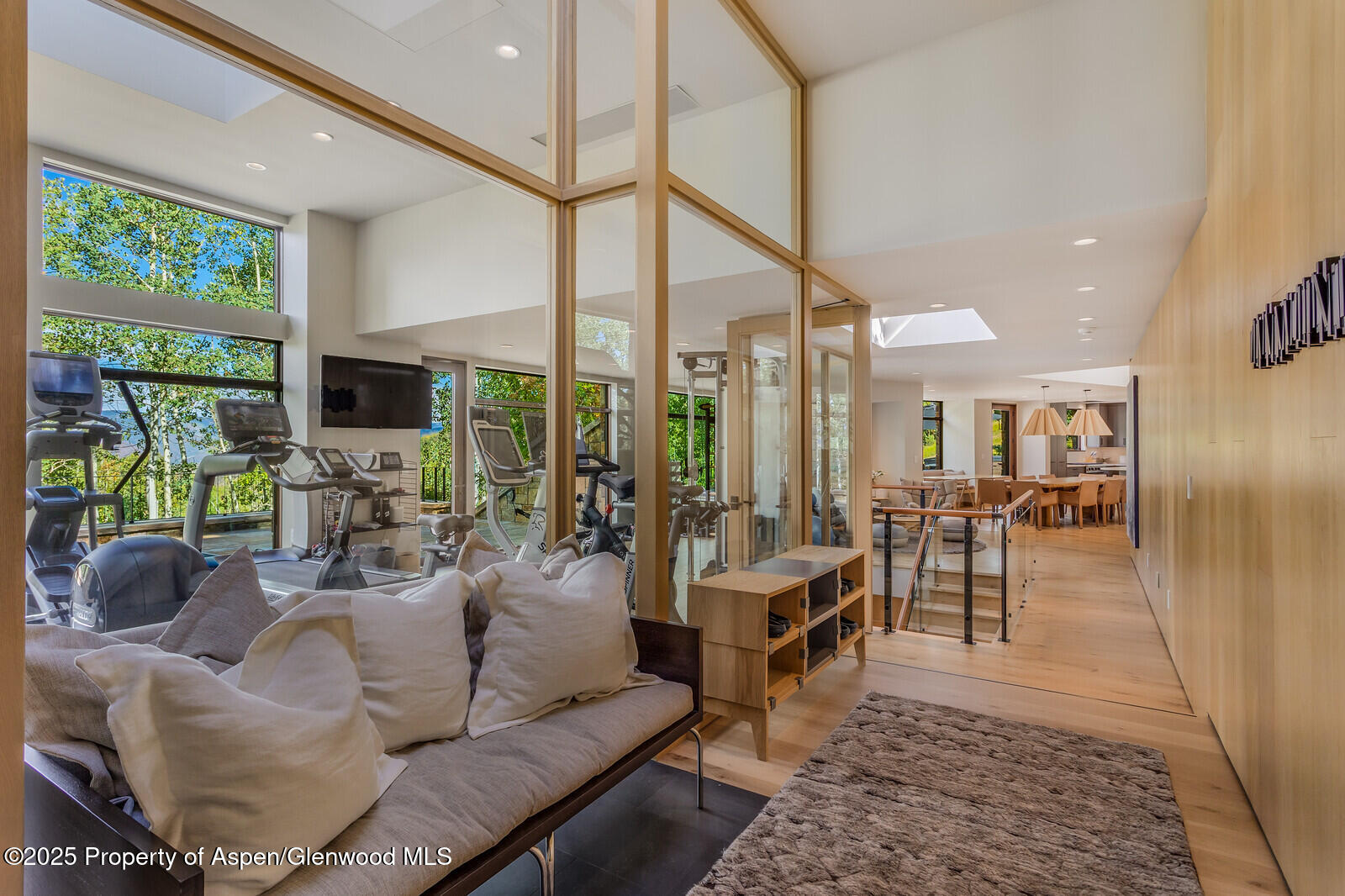 511+563 EDGEWOOD Lane