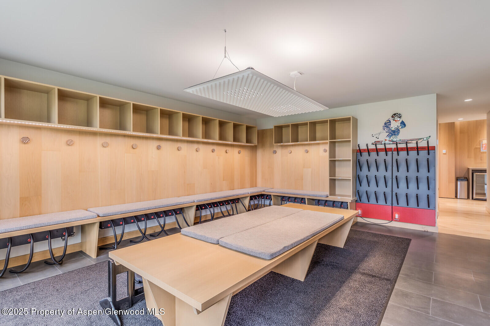 511+563 EDGEWOOD Lane