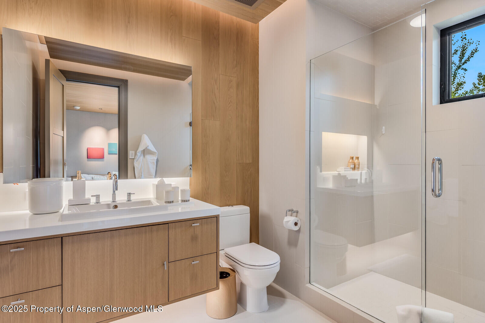 511+563 EDGEWOOD Lane