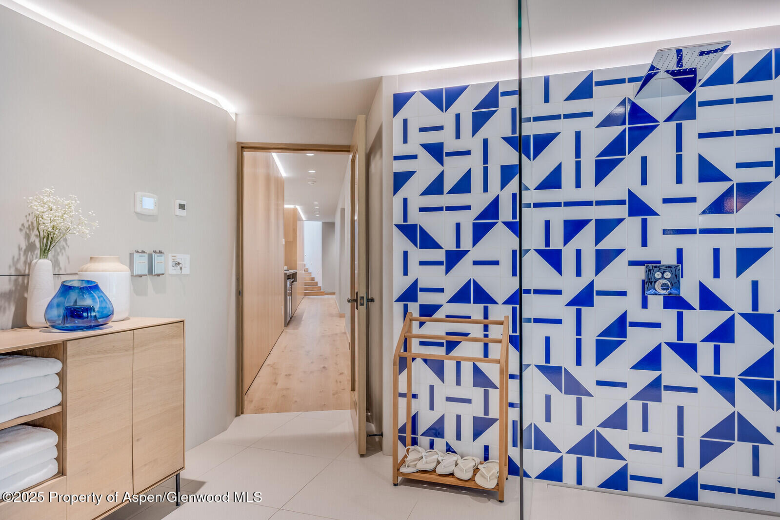 511+563 EDGEWOOD Lane