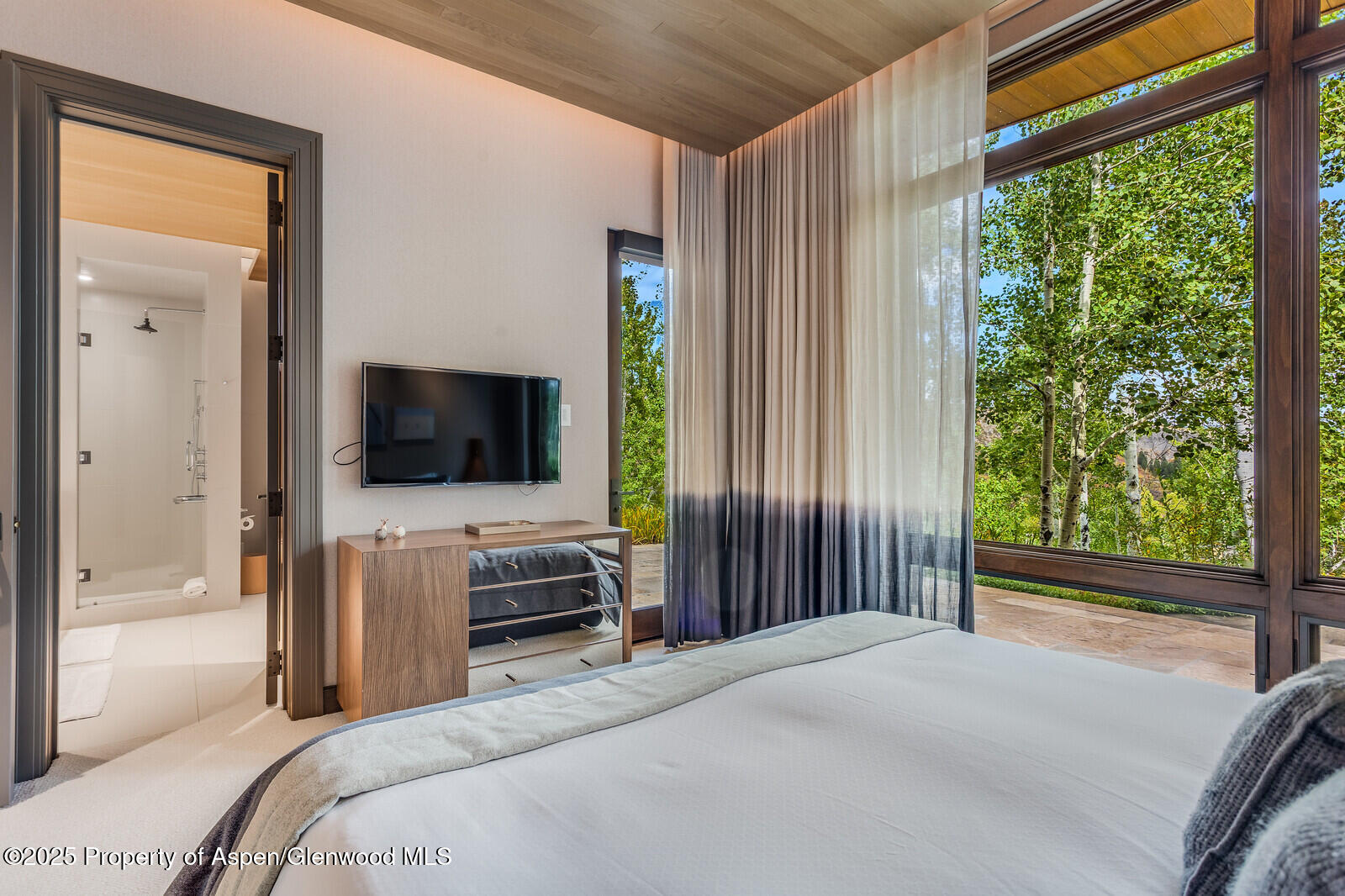 511+563 EDGEWOOD Lane