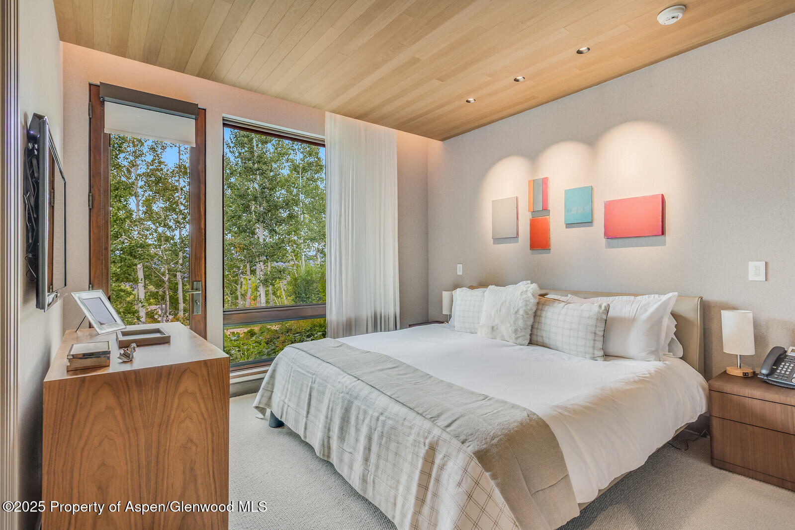 511+563 EDGEWOOD Lane