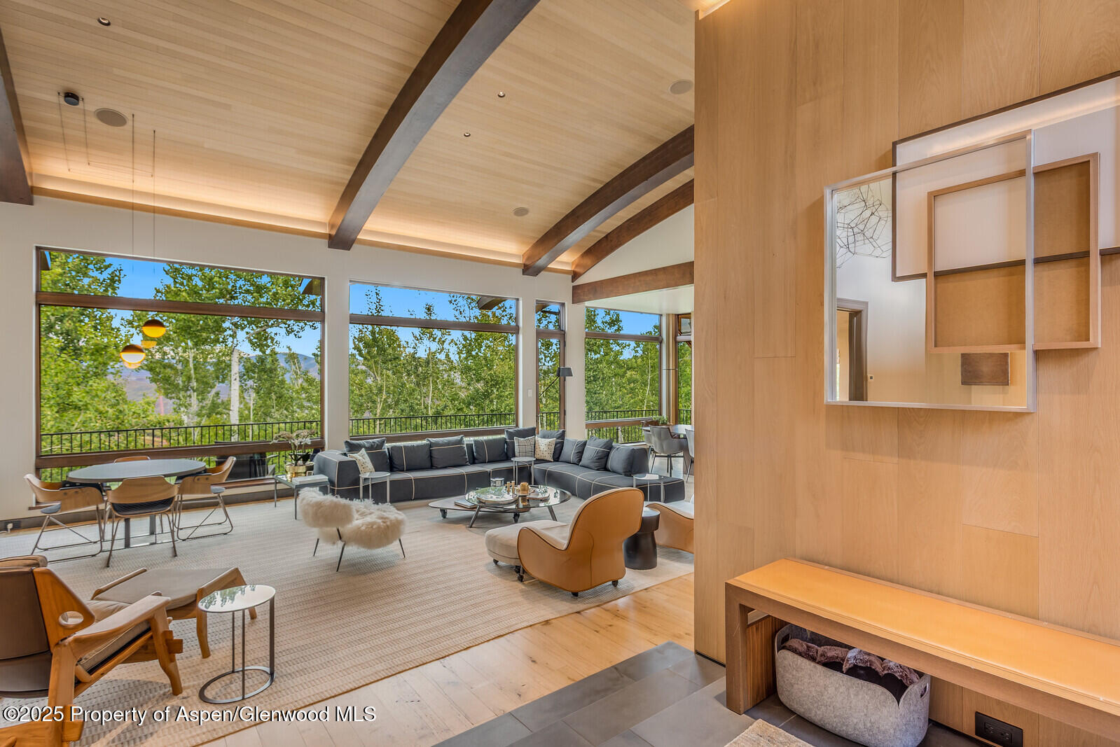 511+563 EDGEWOOD Lane