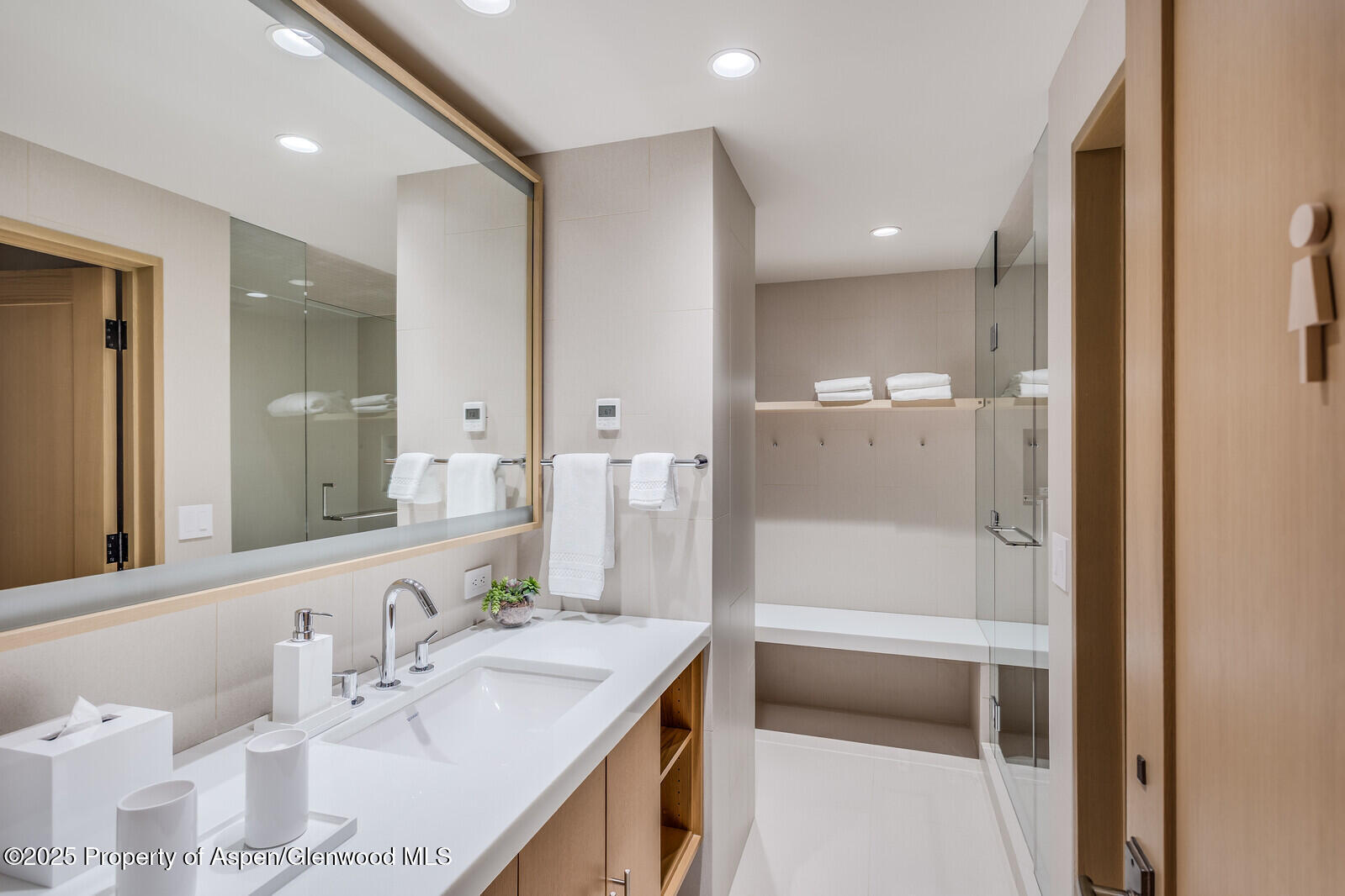 511+563 EDGEWOOD Lane