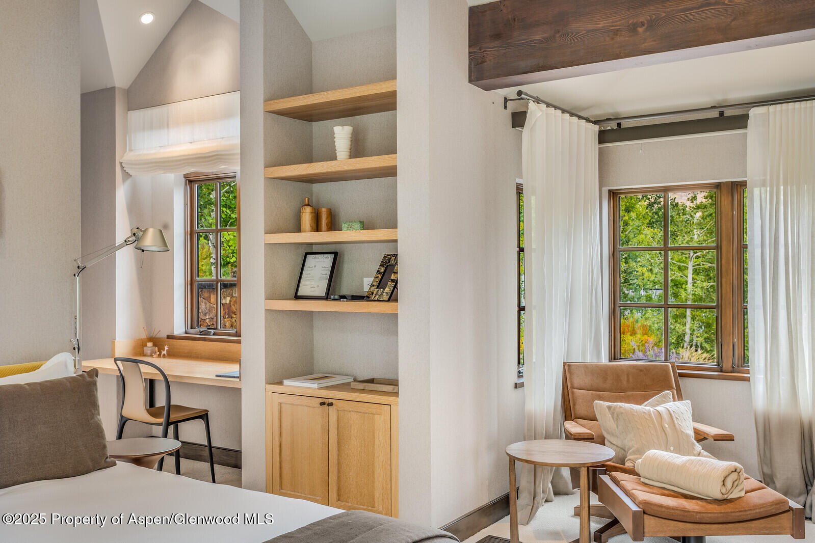 511+563 EDGEWOOD Lane