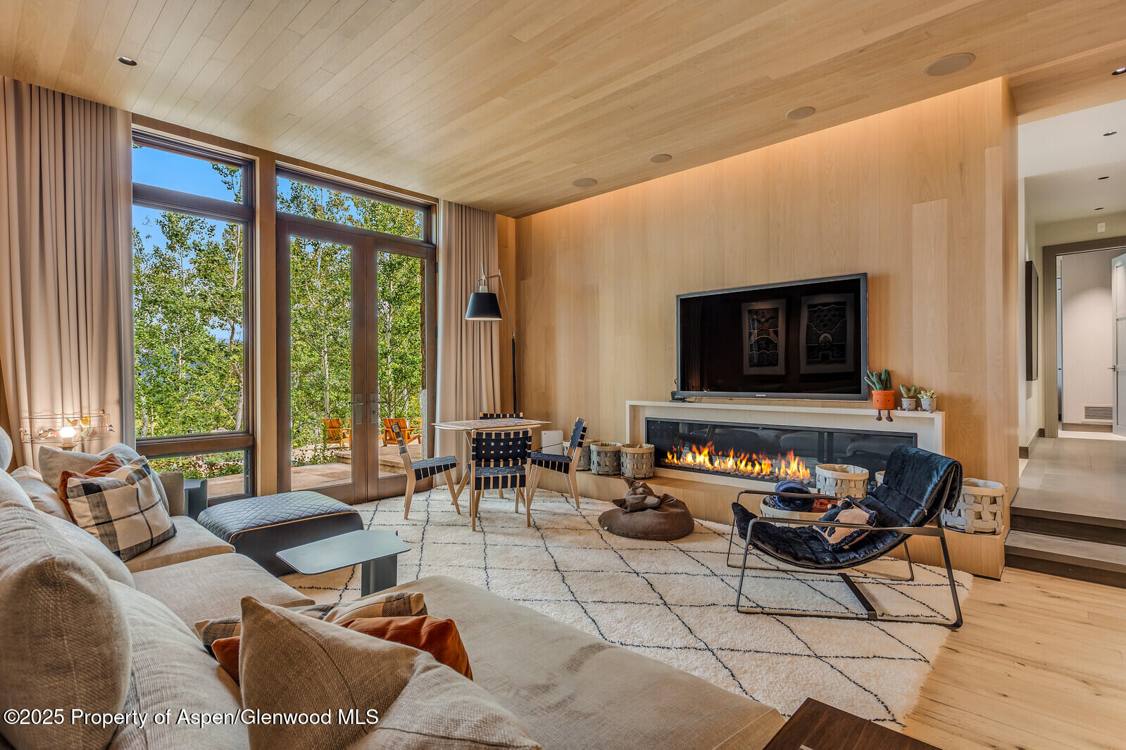 511+563 EDGEWOOD Lane