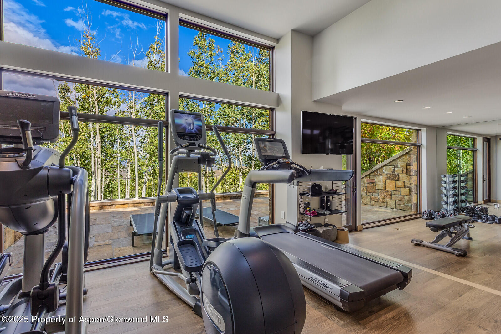 511+563 EDGEWOOD Lane