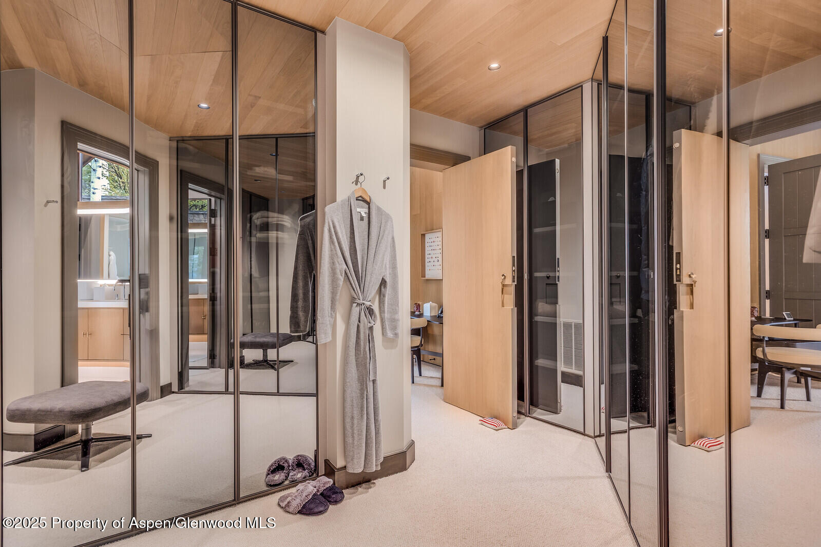 511+563 EDGEWOOD Lane