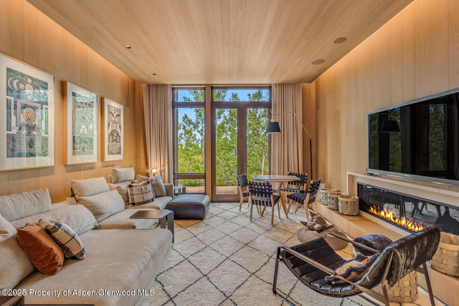 511+563 EDGEWOOD Lane