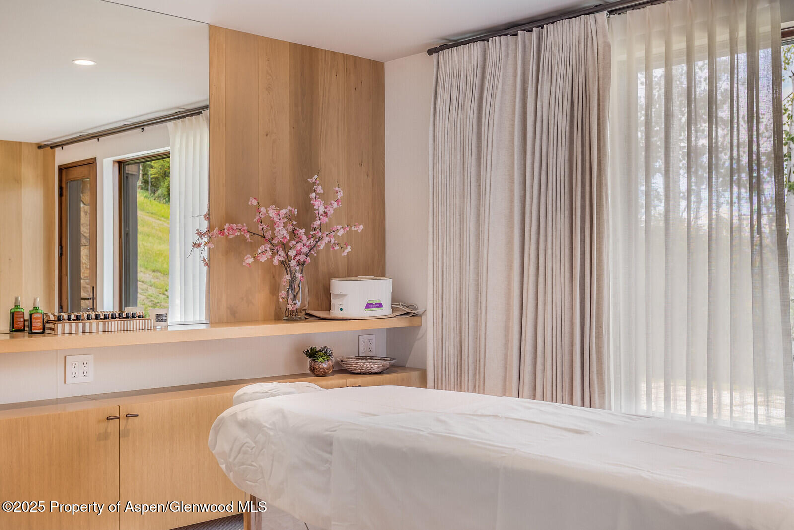 511+563 EDGEWOOD Lane