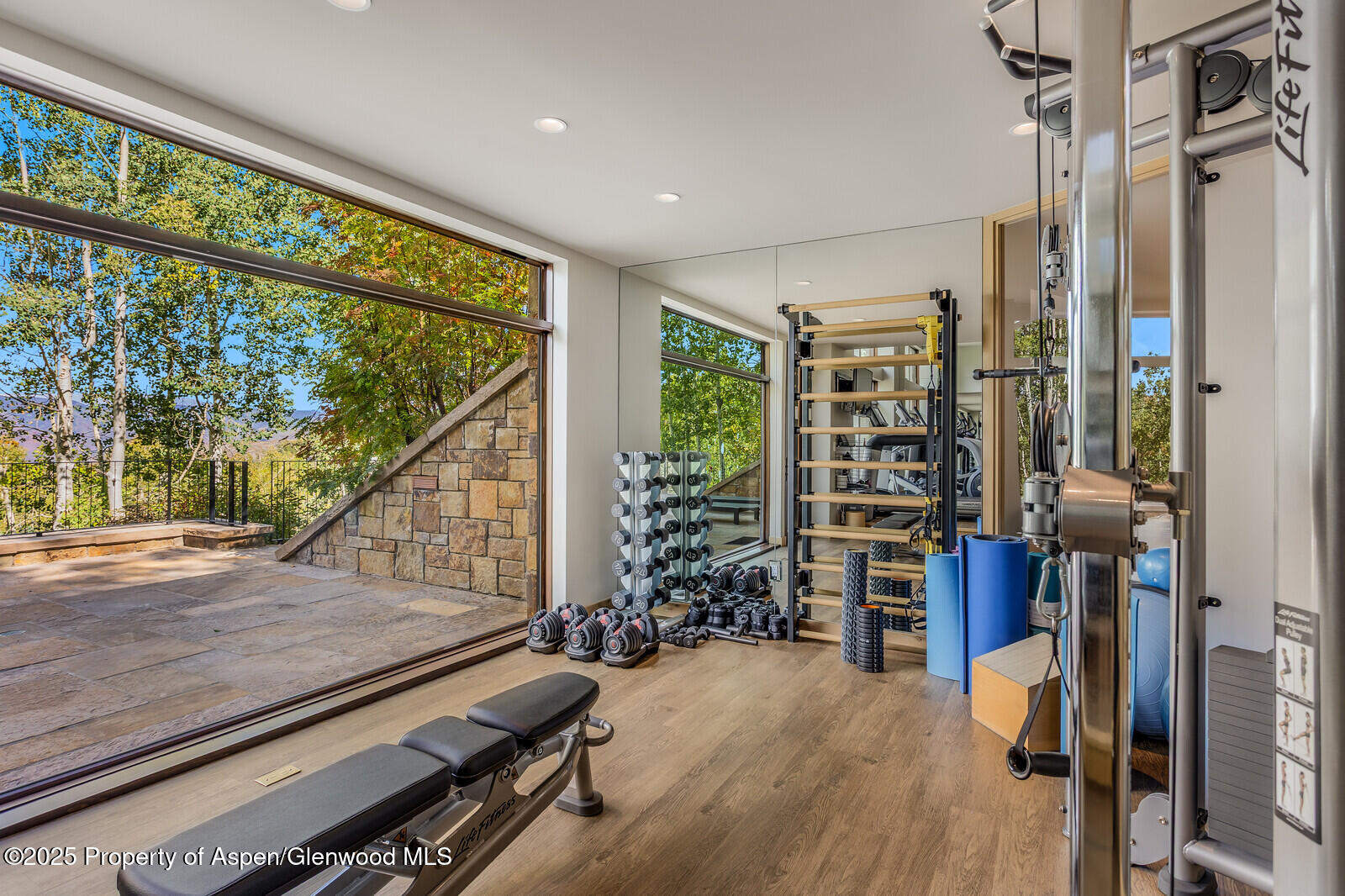 511+563 EDGEWOOD Lane