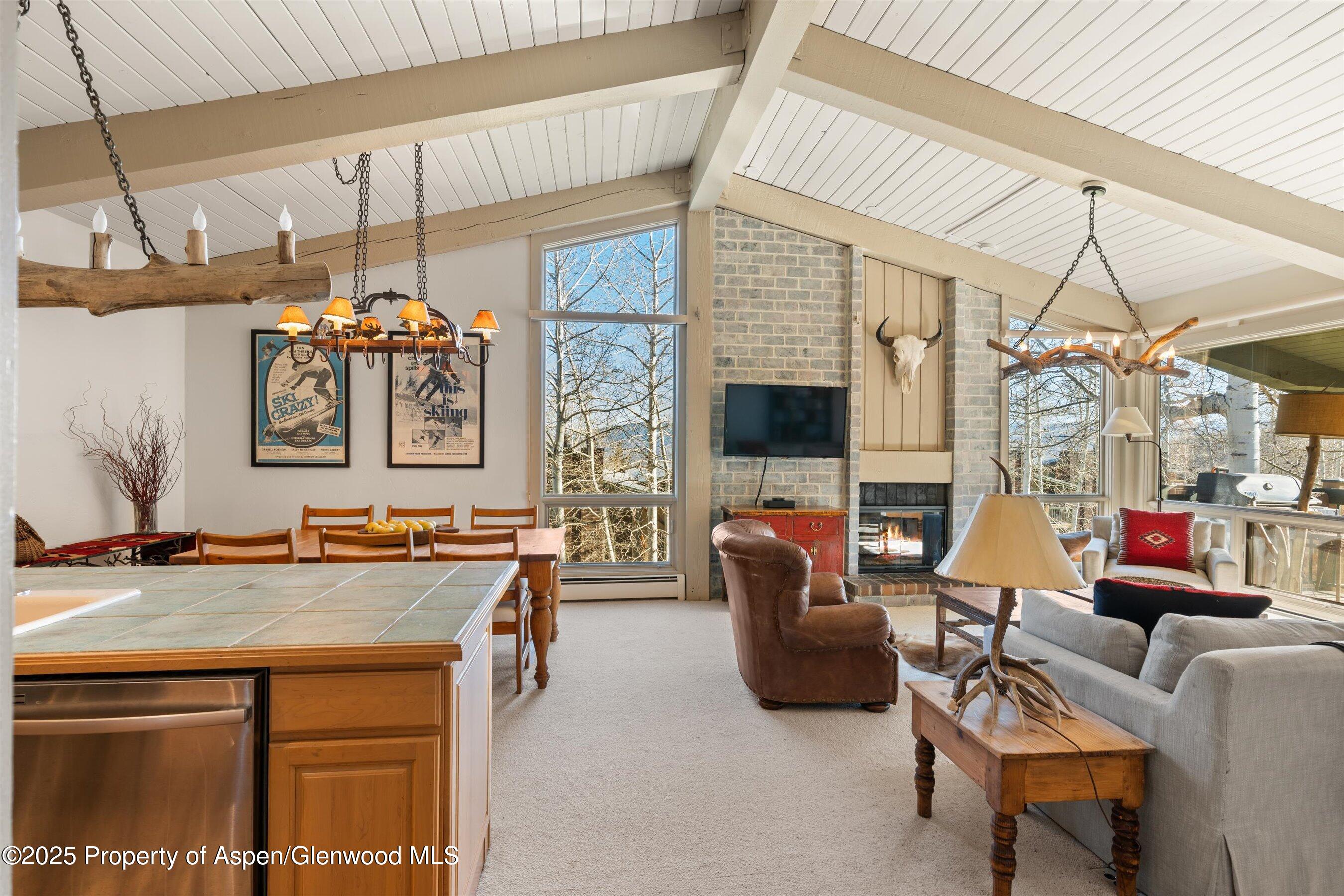 855 CARRIAGE Way, 303