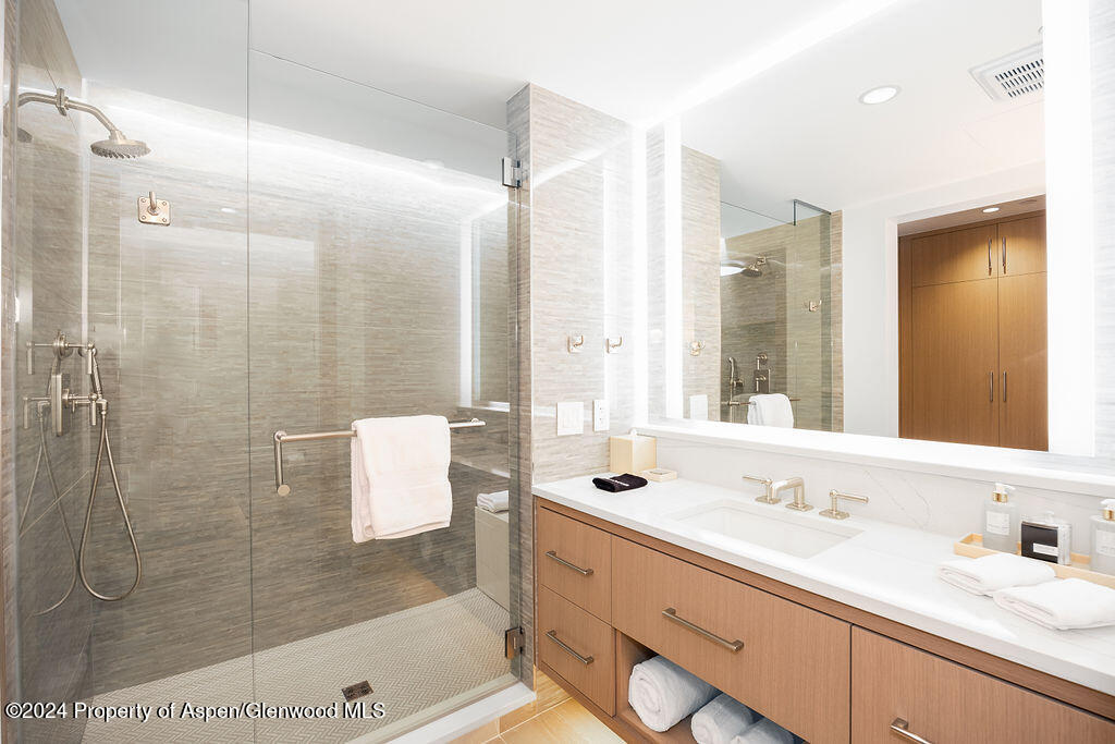 130 WOOD Road 460-462