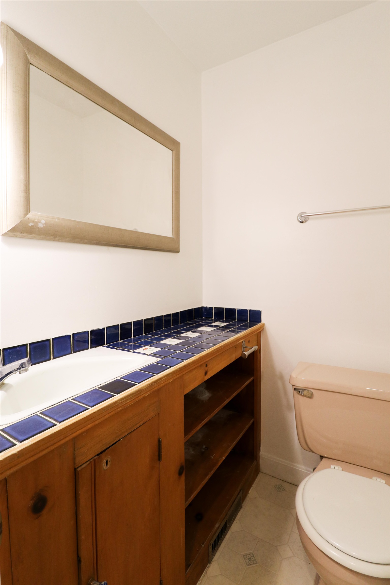 2032 Hartford Avenue