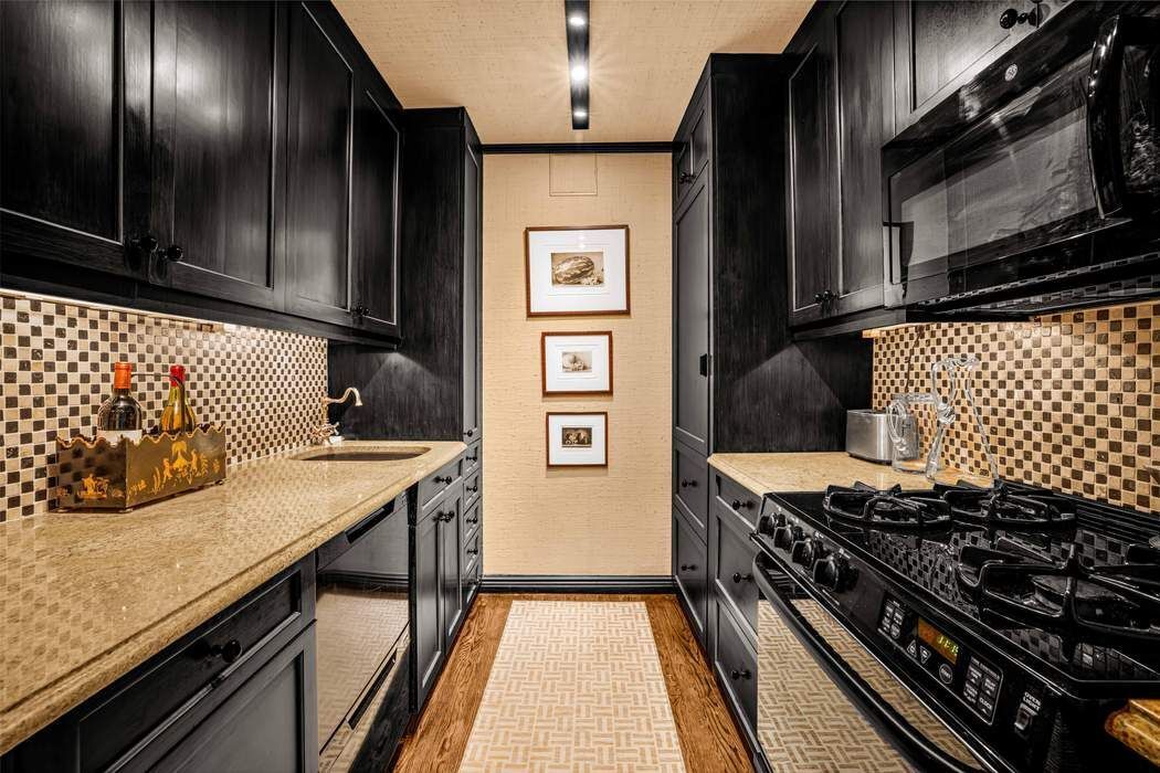 40 E 94th Street 18B