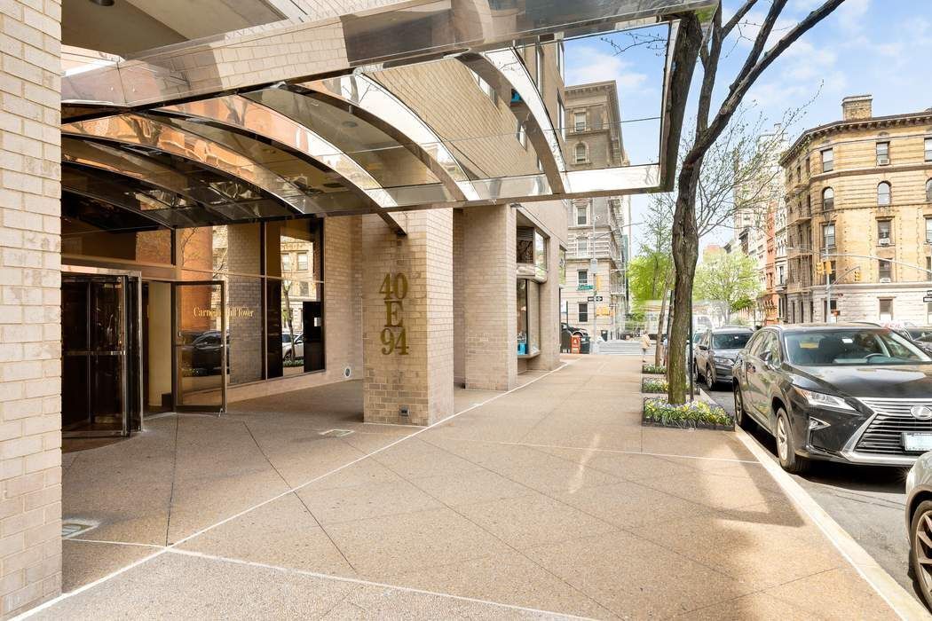 40 E 94th Street 18B