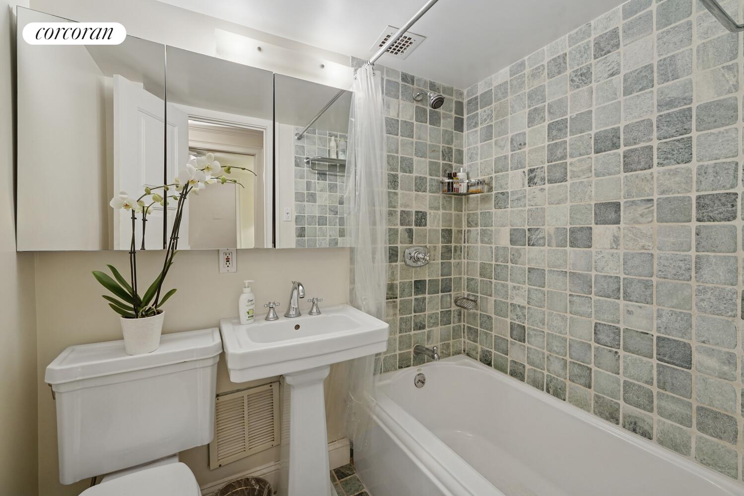 1036 PARK Avenue 2A