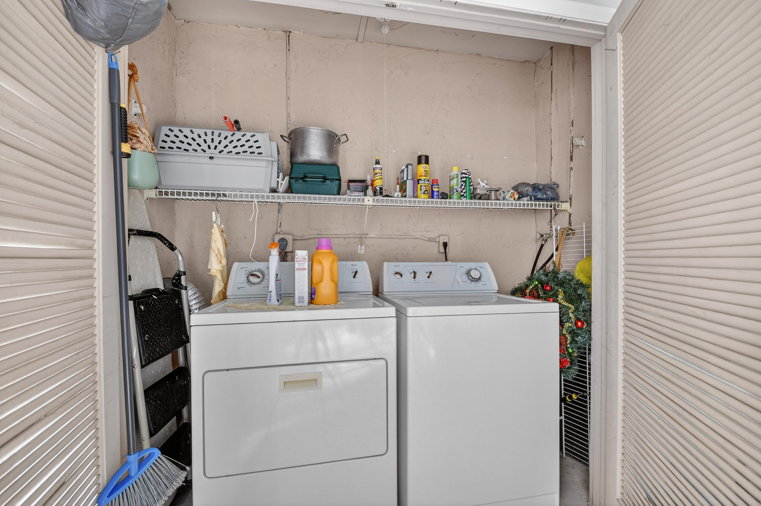 116 Golden Lakes Blvd