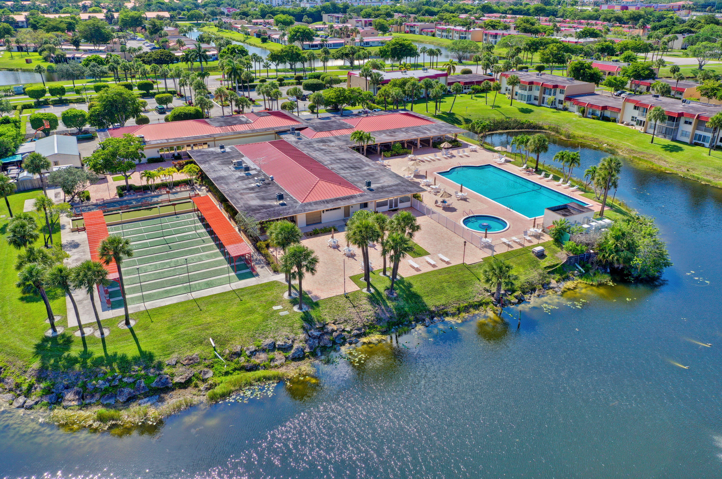 116 Golden Lakes Blvd