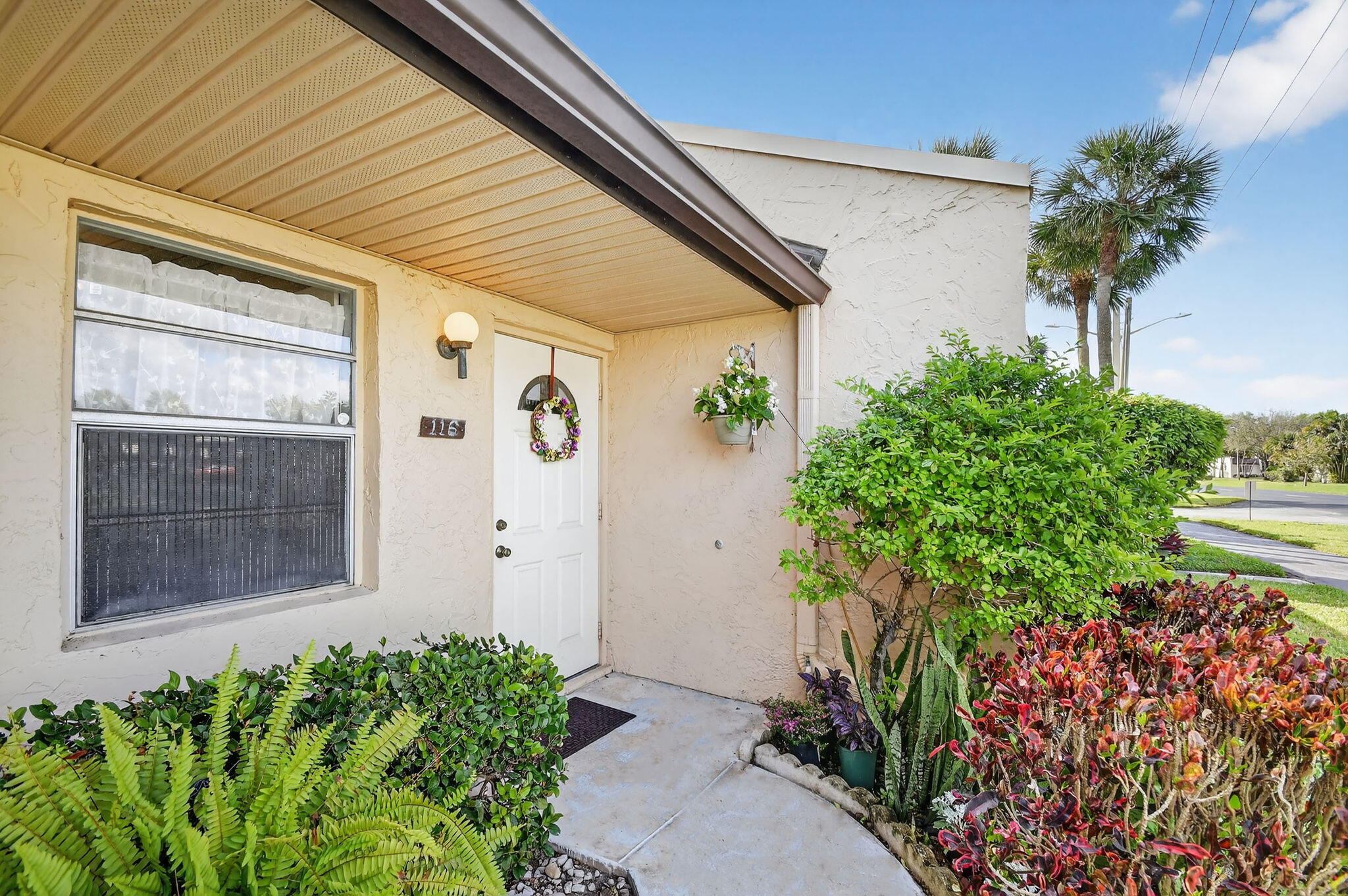 116 Golden Lakes Blvd