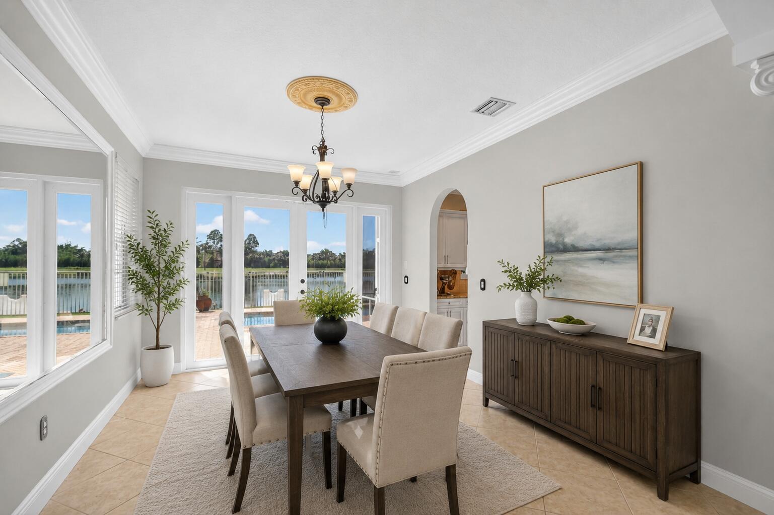 2214 Ridgewood Circle