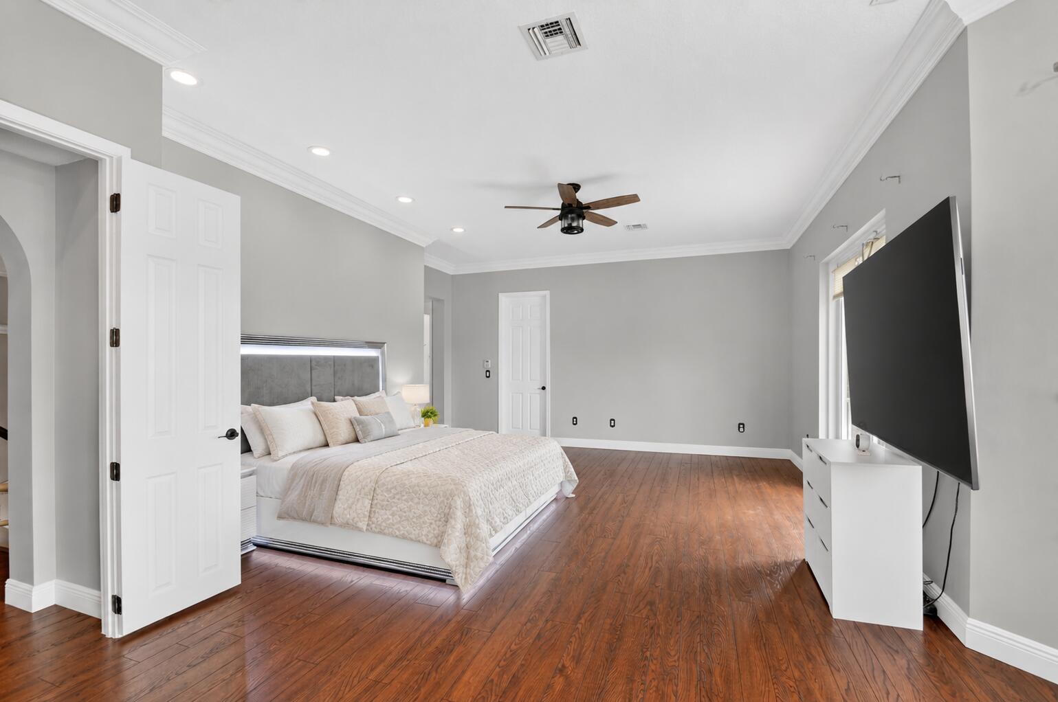 2214 Ridgewood Circle