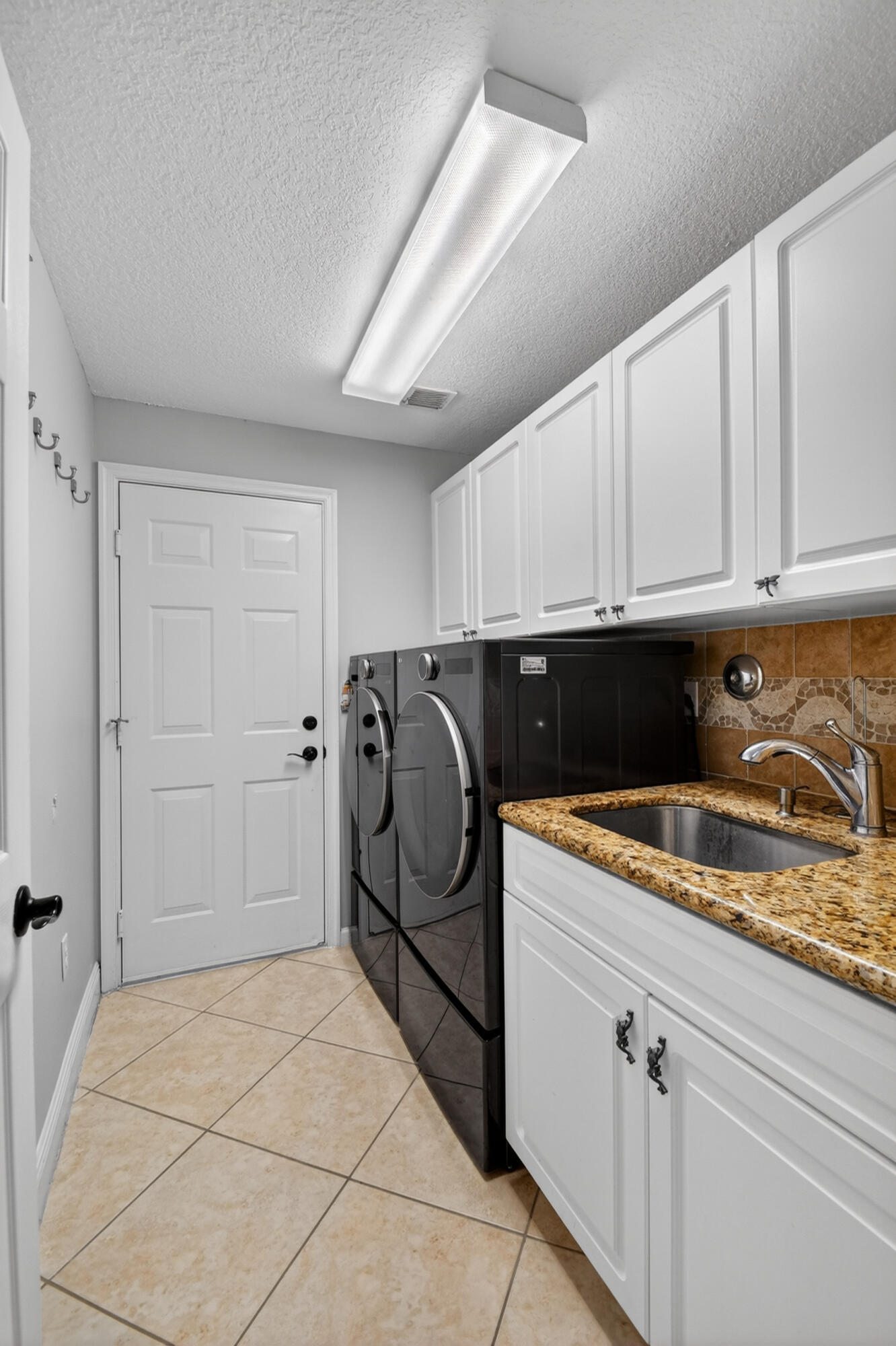 2214 Ridgewood Circle