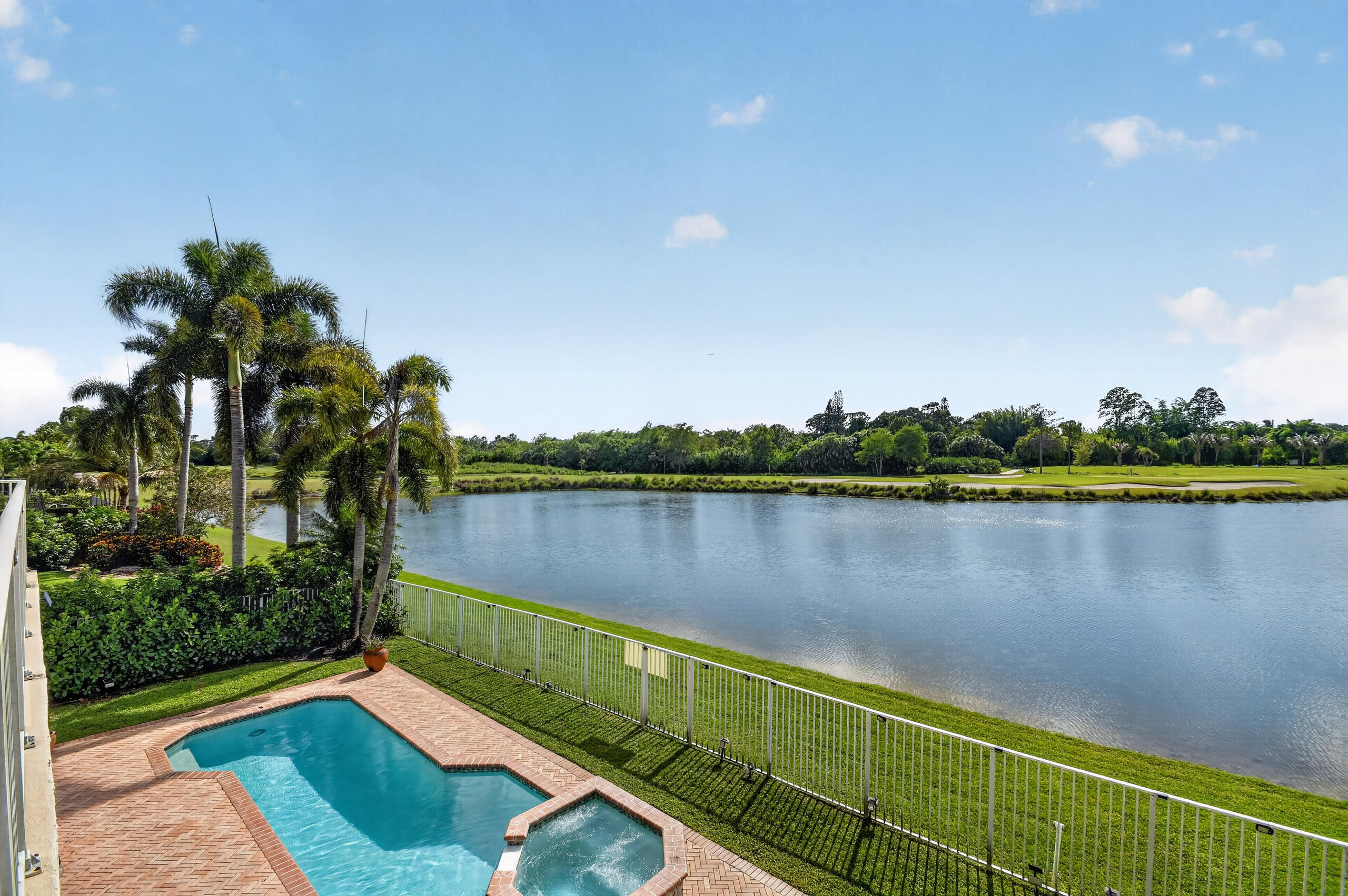 2214 Ridgewood Circle