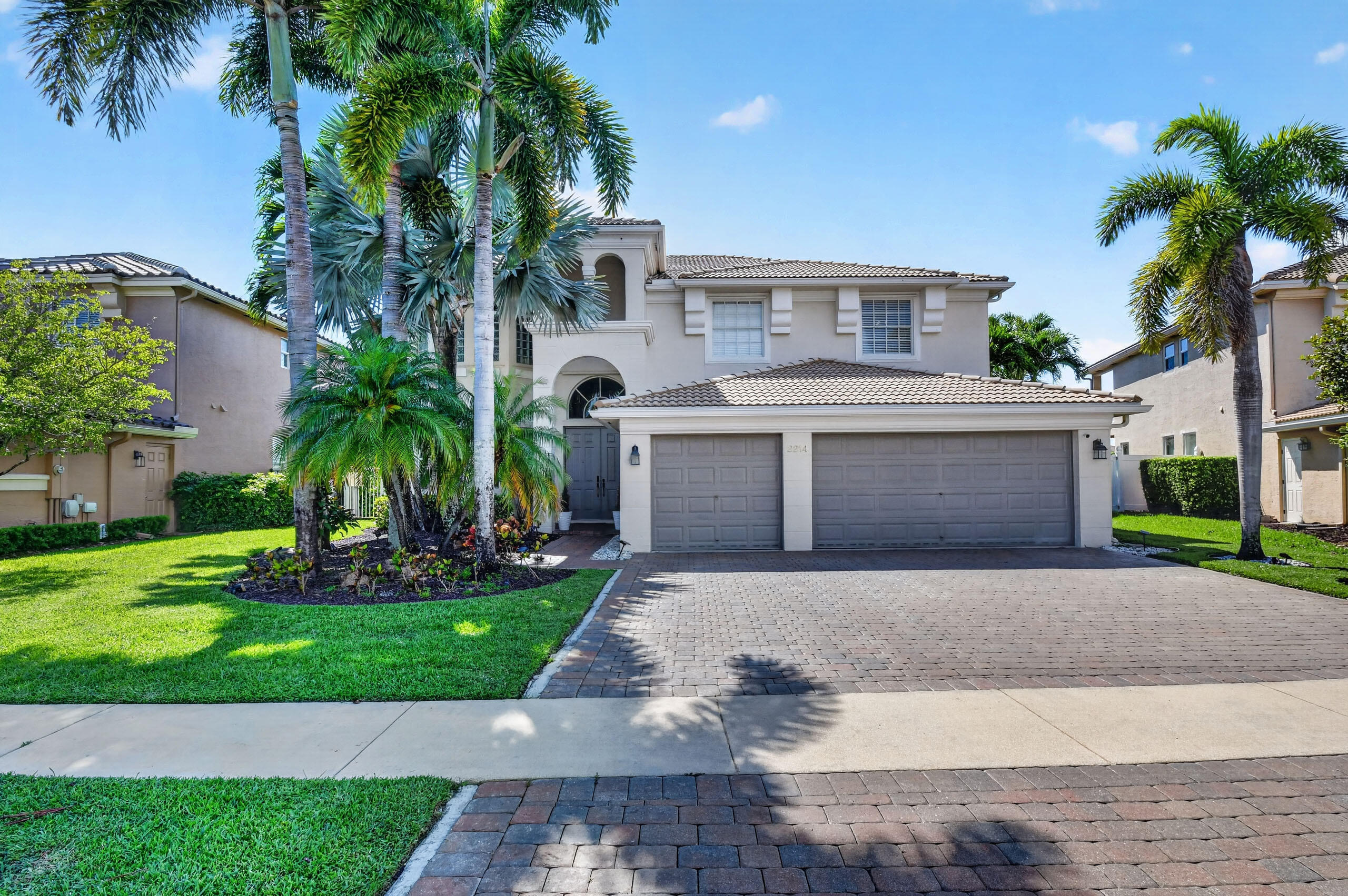 2214 Ridgewood Circle