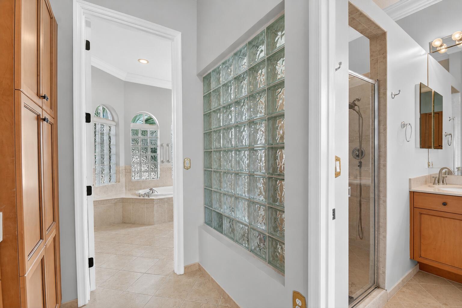 2214 Ridgewood Circle