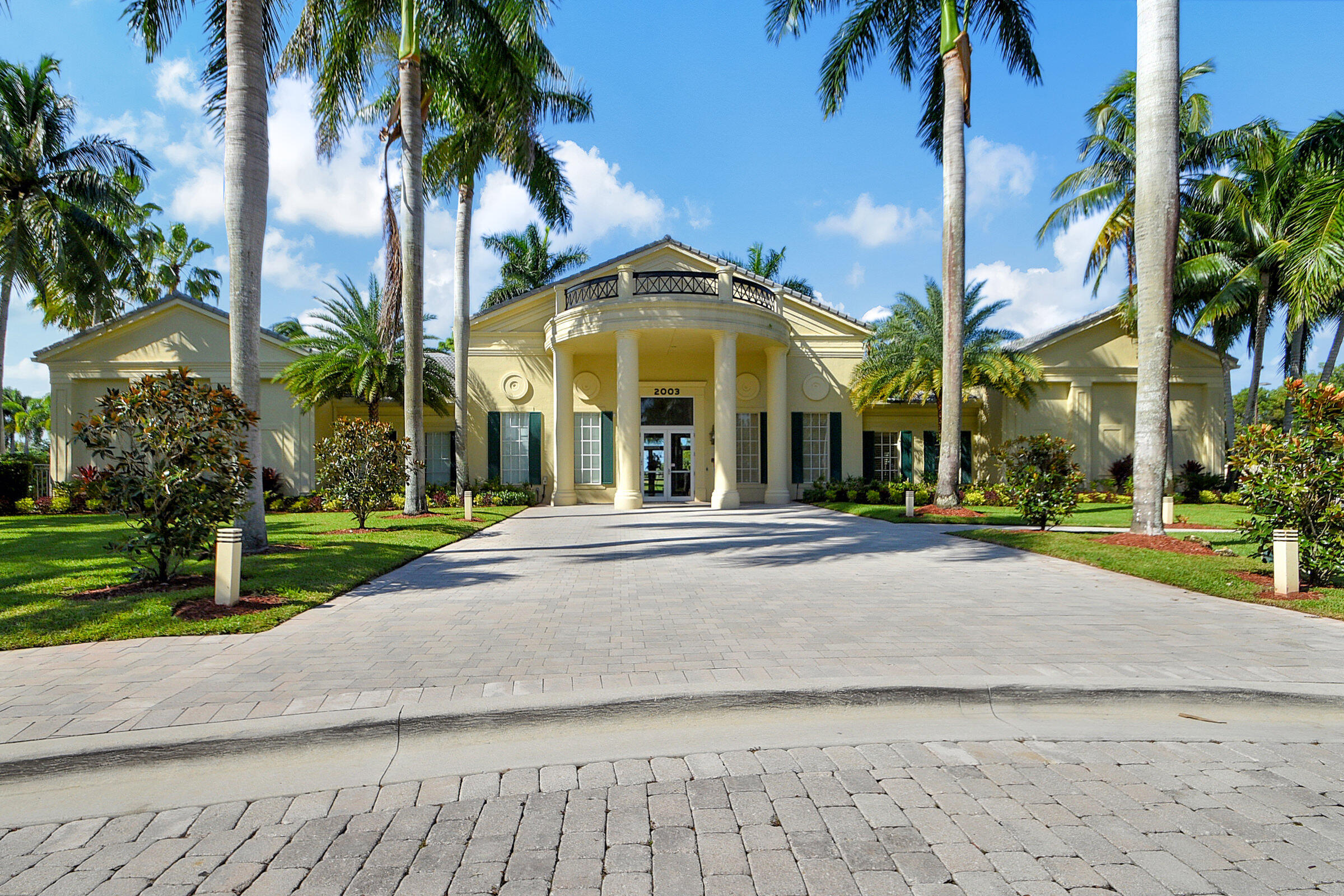 2214 Ridgewood Circle