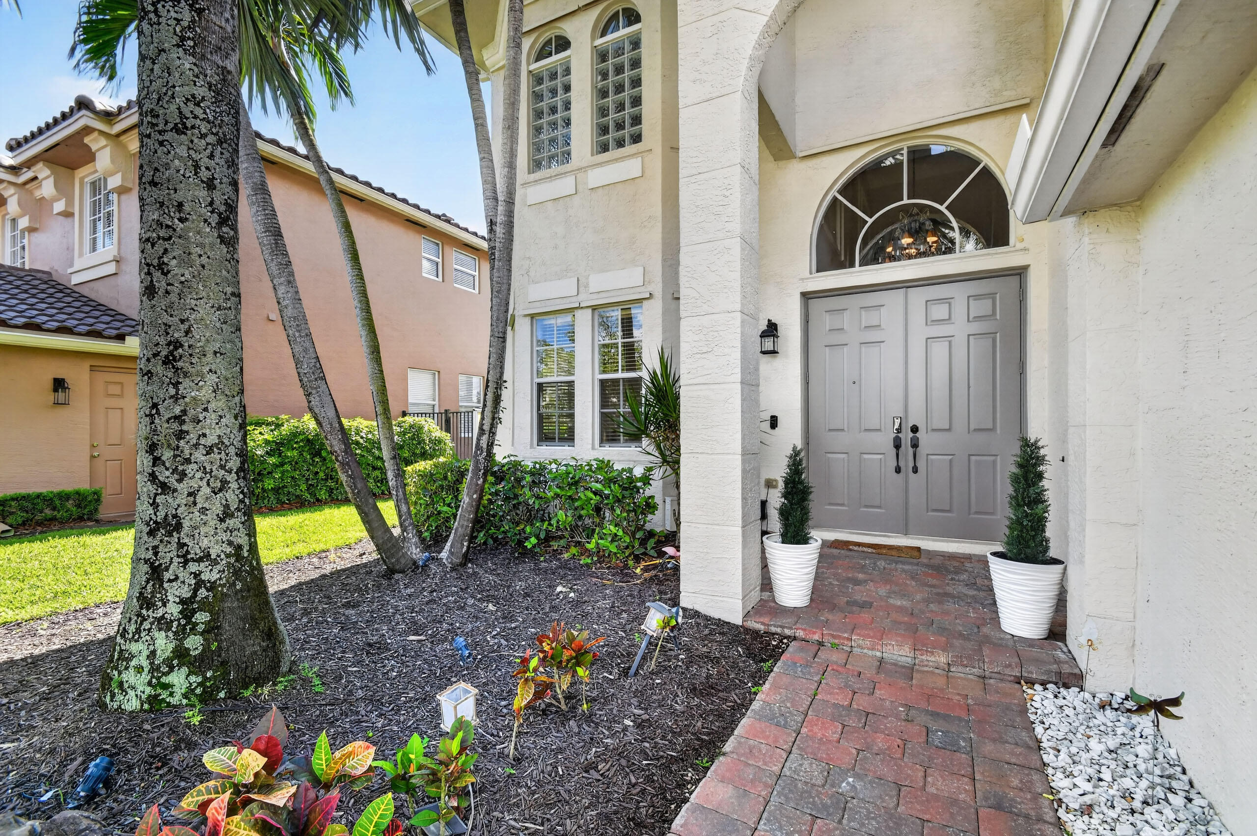 2214 Ridgewood Circle