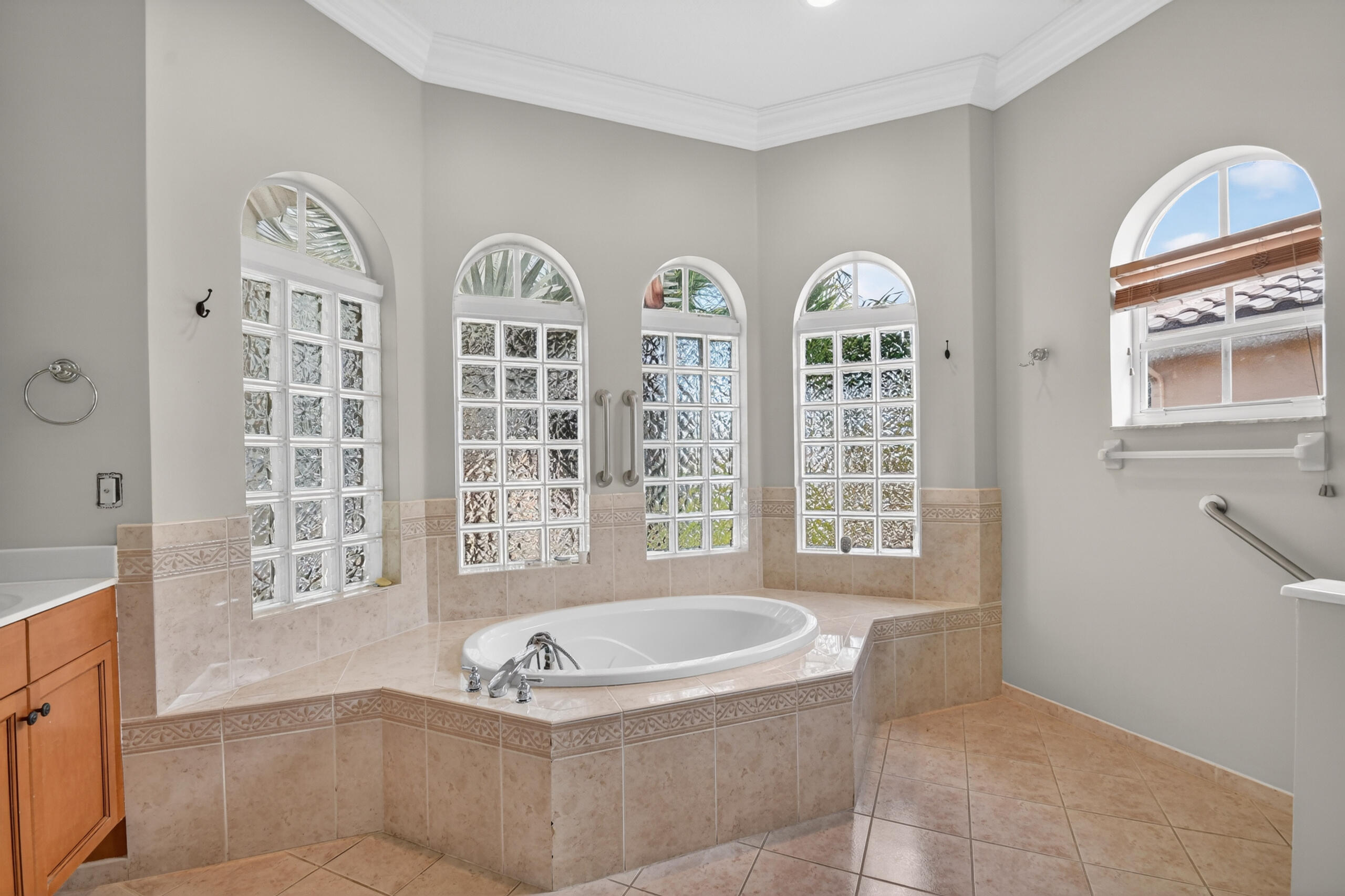 2214 Ridgewood Circle