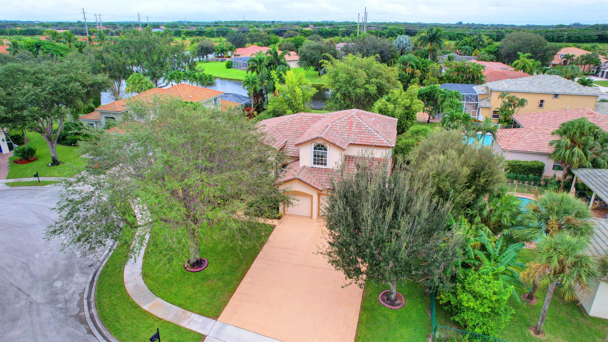 11218 Edgewater Circle