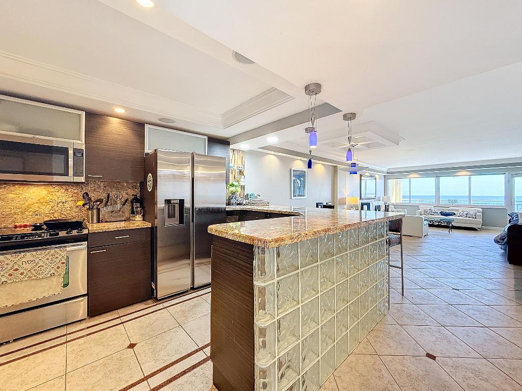 328 N Ocean Boulevard 707