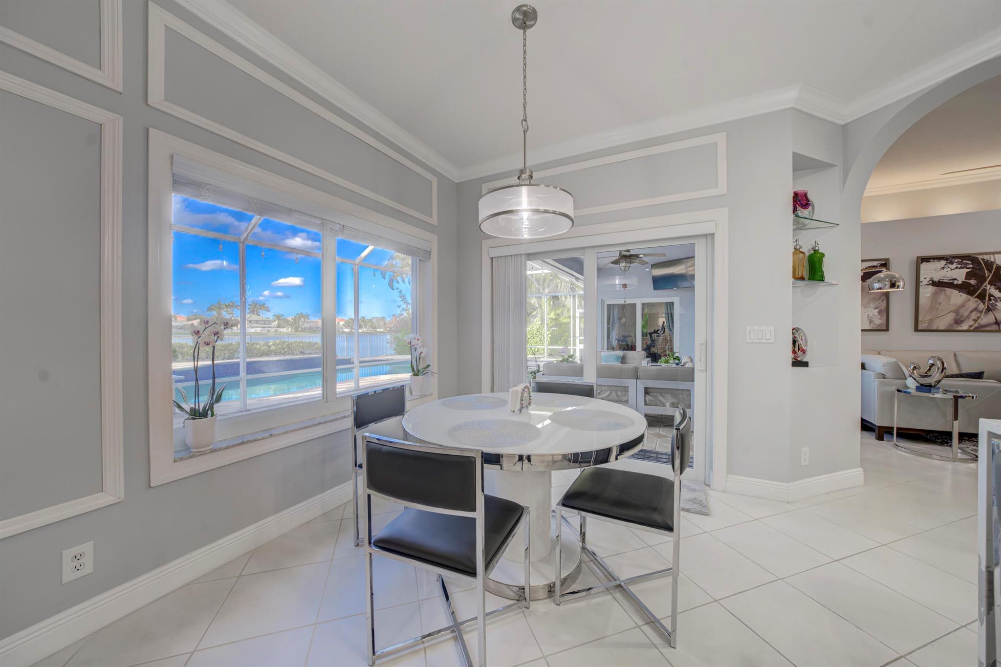 11259 Edgewater Circle