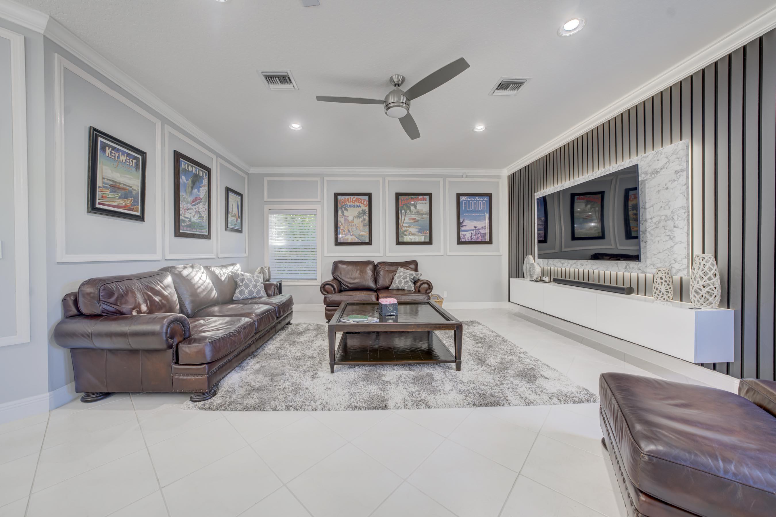 11259 Edgewater Circle