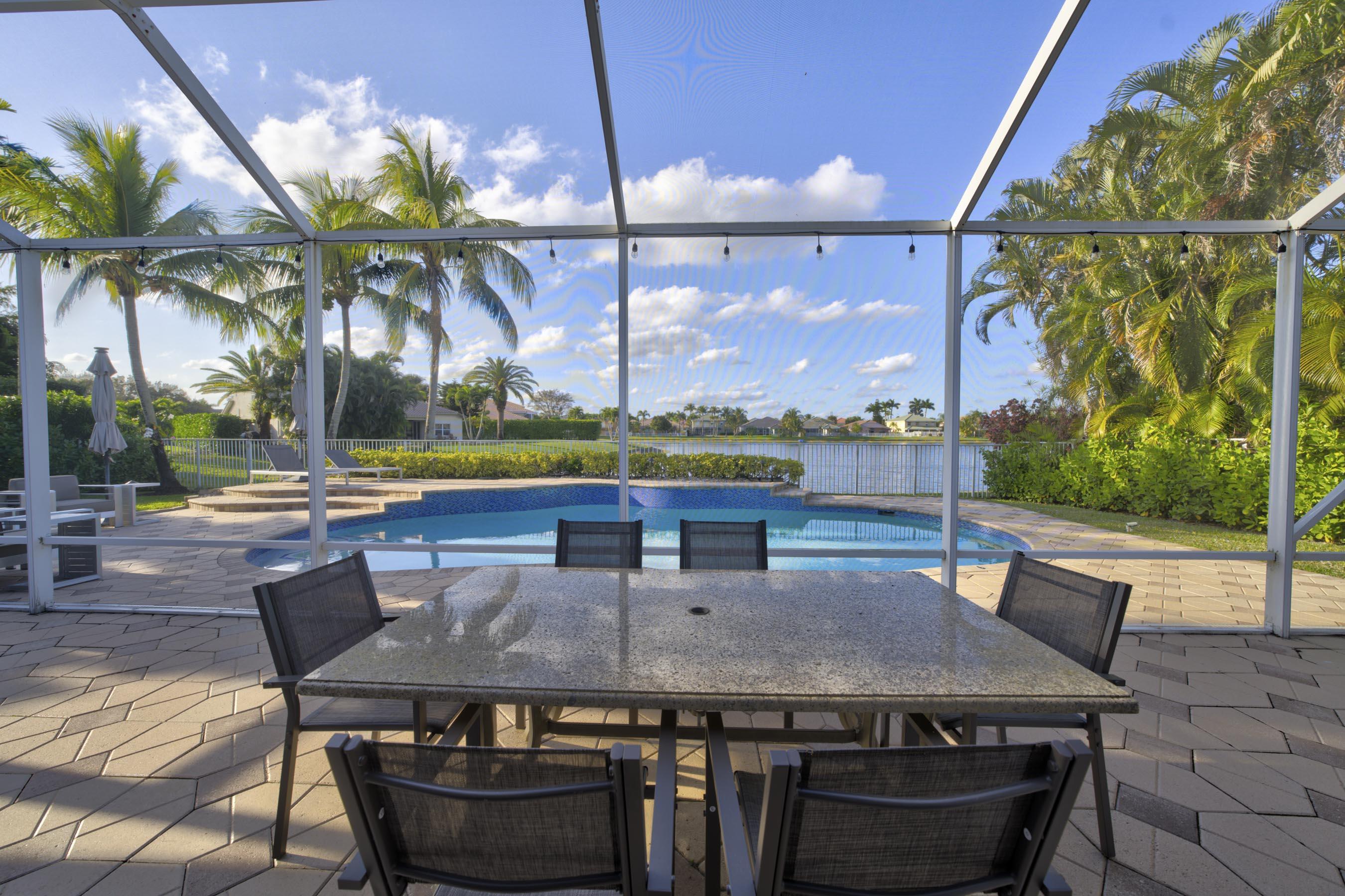 11259 Edgewater Circle