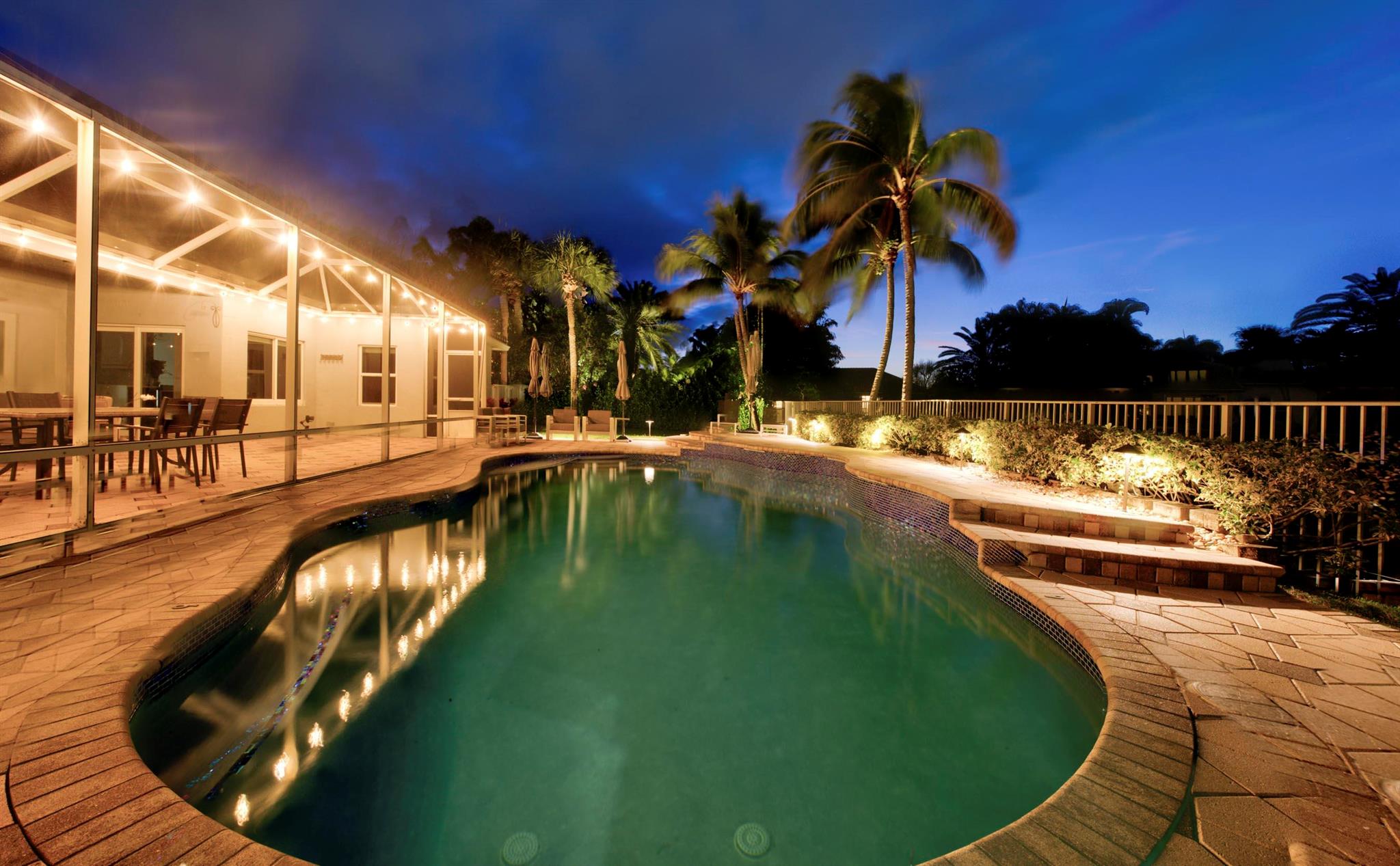 11259 Edgewater Circle