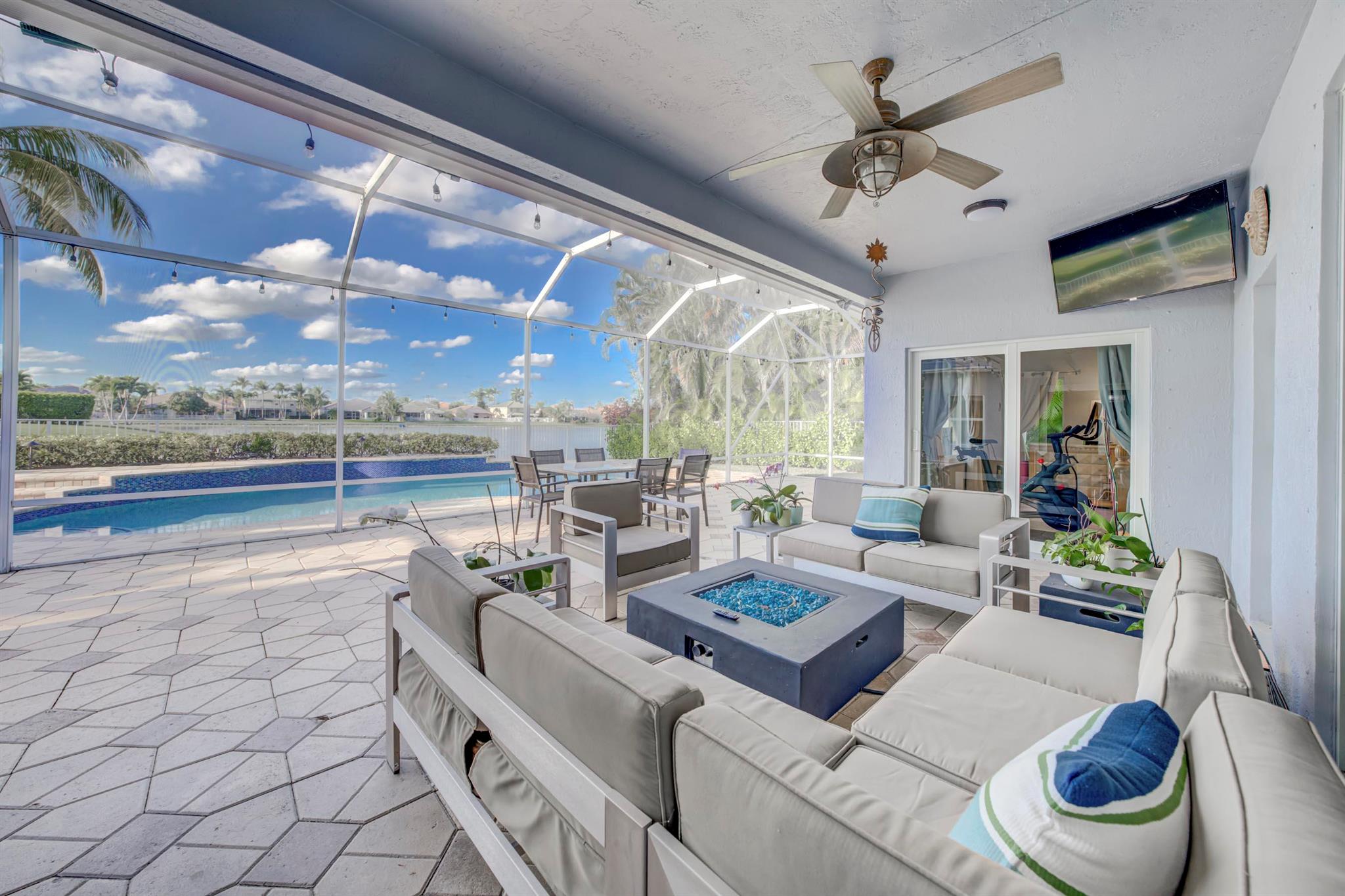 11259 Edgewater Circle