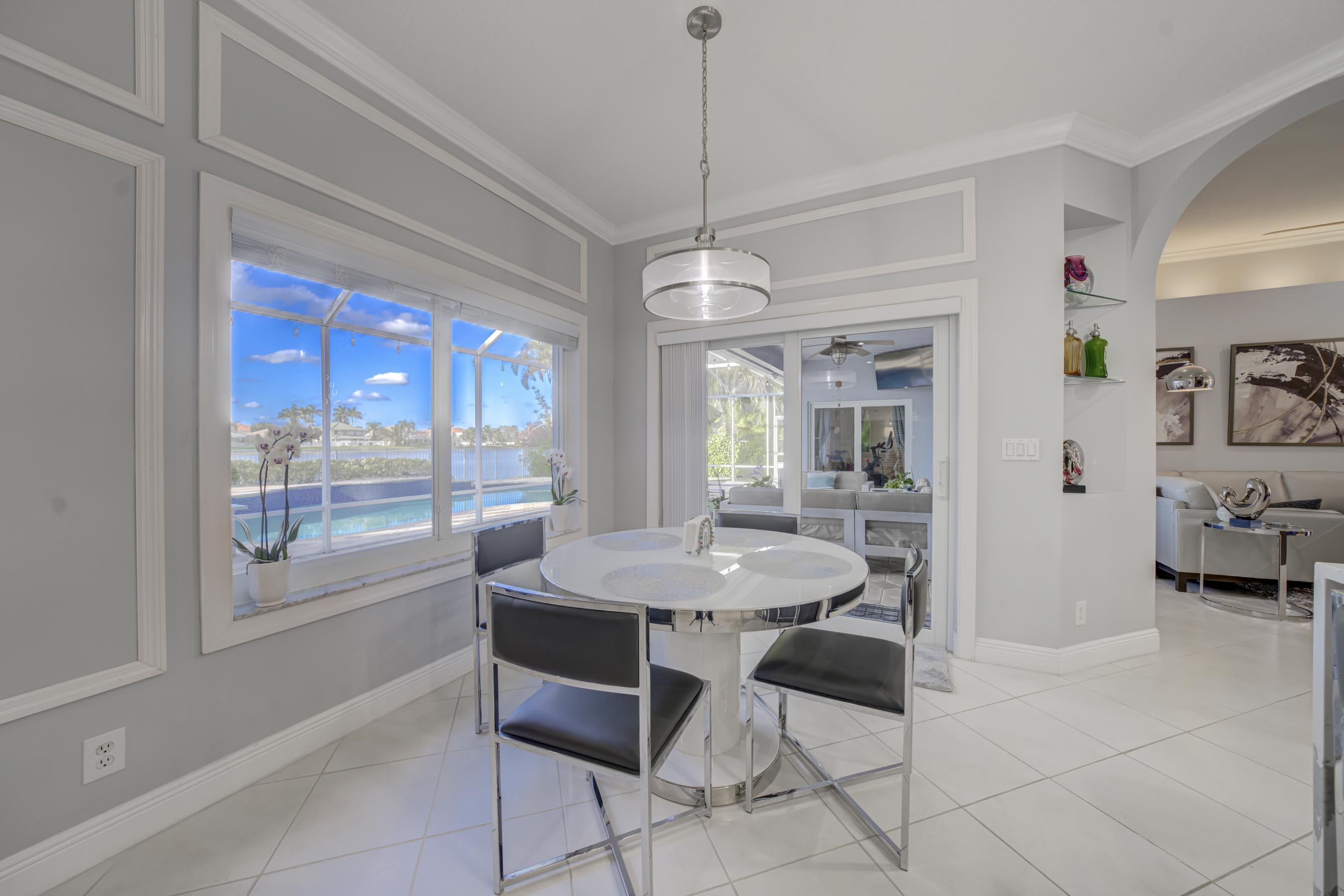 11259 Edgewater Circle